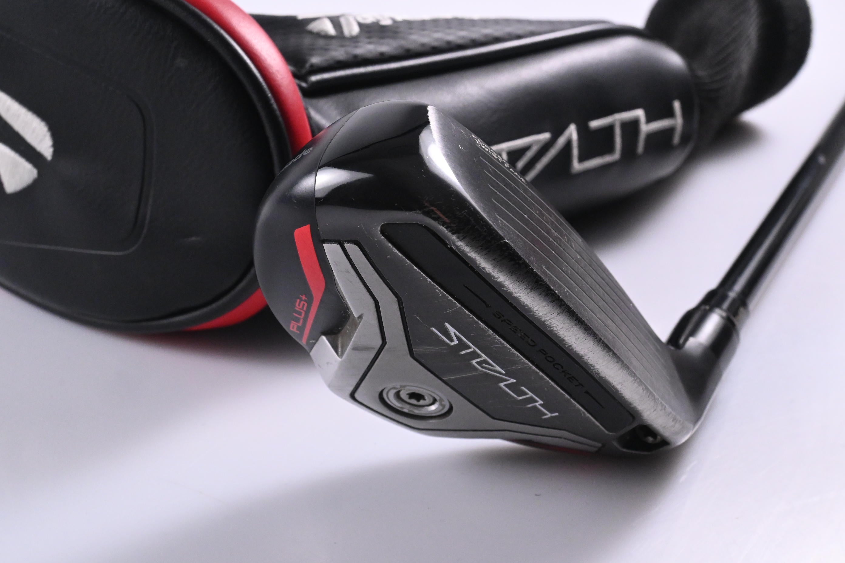 Taylormade Stealth Plus #3 Hybrid / 19.5 Degree / Stiff Flex HZRDUS Smoke RDX Red 80