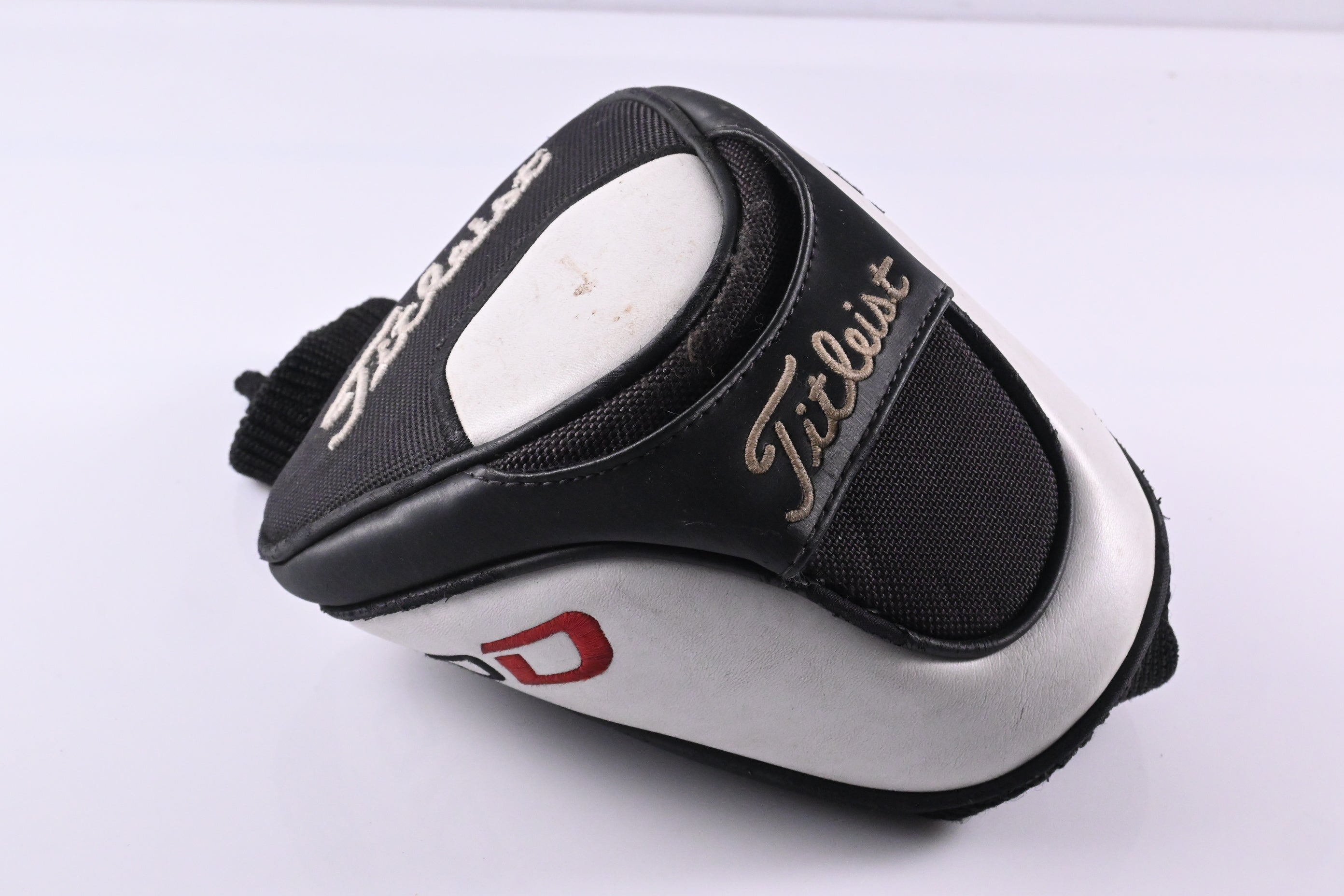 Left Hand Titleist 910 D2 Driver / 10.5 Degree / Regular Flex Diamana Ilima 61