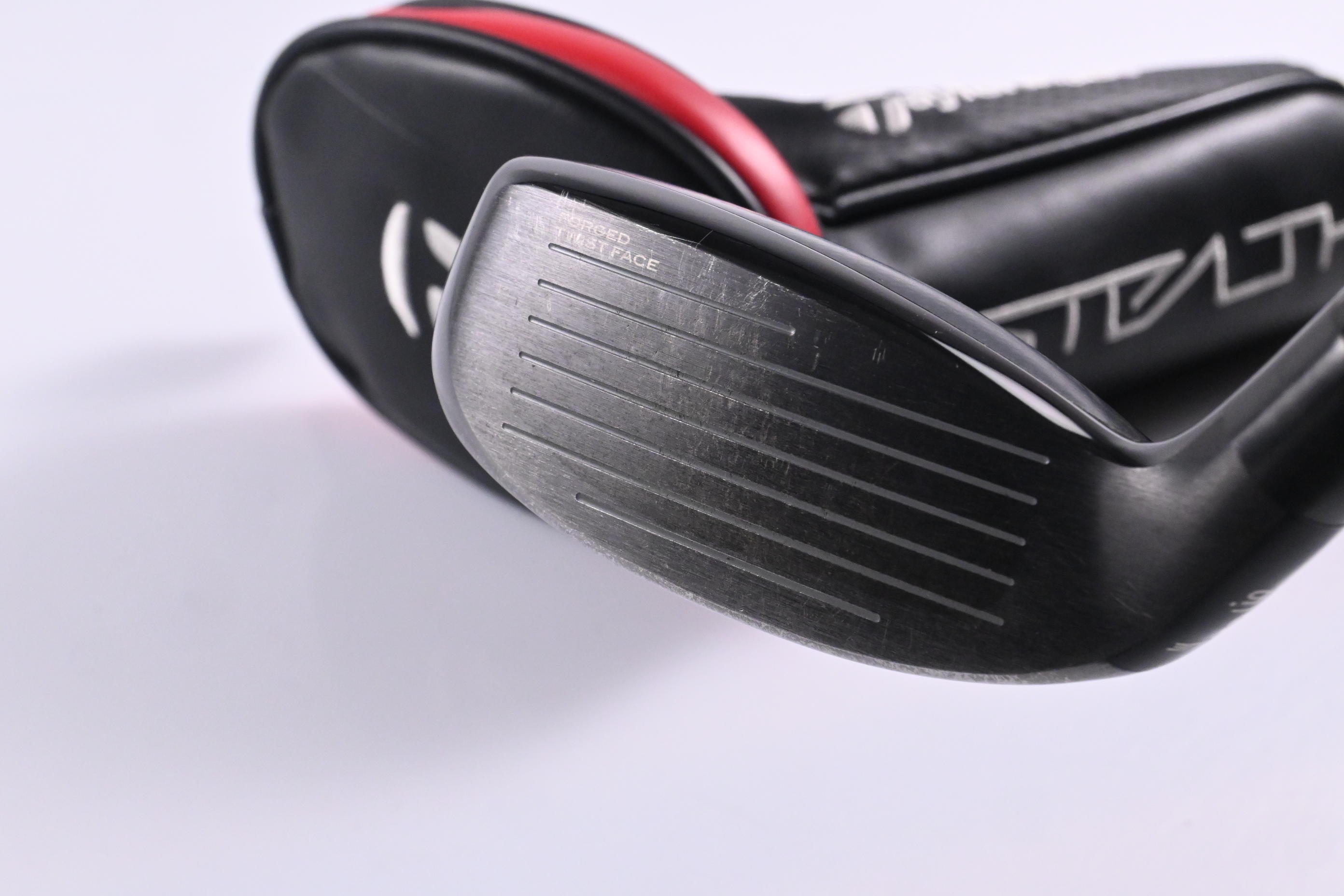 Taylormade Stealth Plus #3 Hybrid / 19.5 Degree / Stiff Flex HZRDUS Smoke RDX Red 80