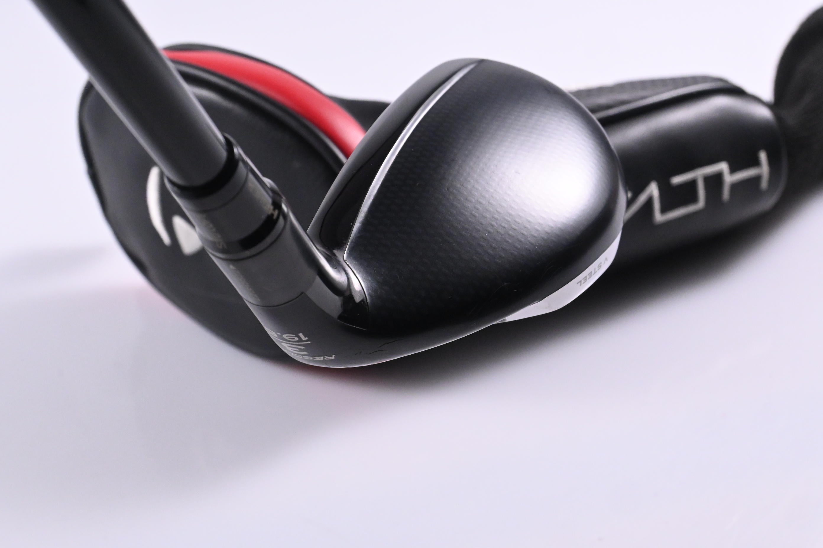 Taylormade Stealth Plus #3 Hybrid / 19.5 Degree / Stiff Flex HZRDUS Smoke RDX Red 80