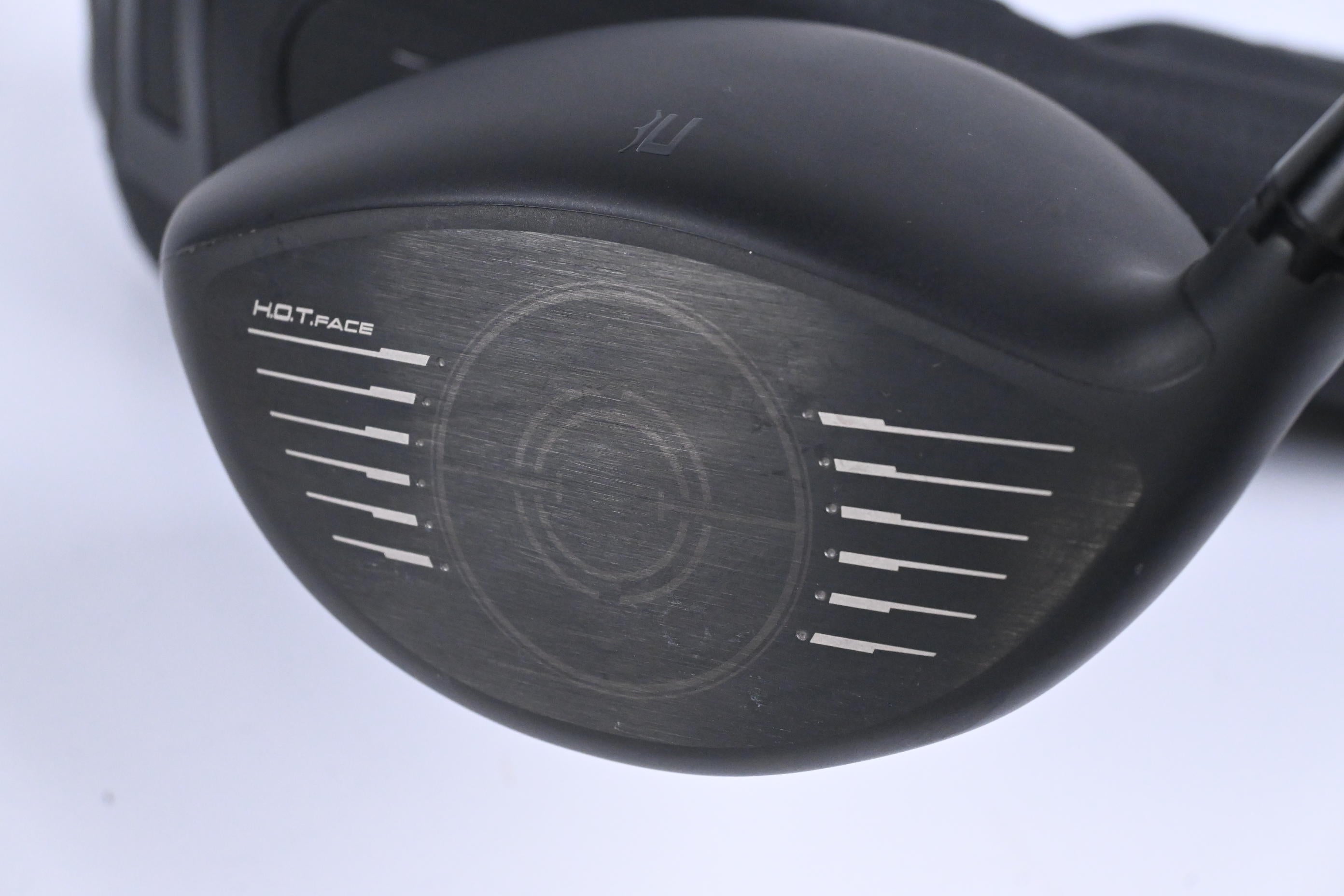 Cobra Darkspeed LS Driver / 9 Degree / Stiff Flex UST Mamiya LinQ M40X White 6