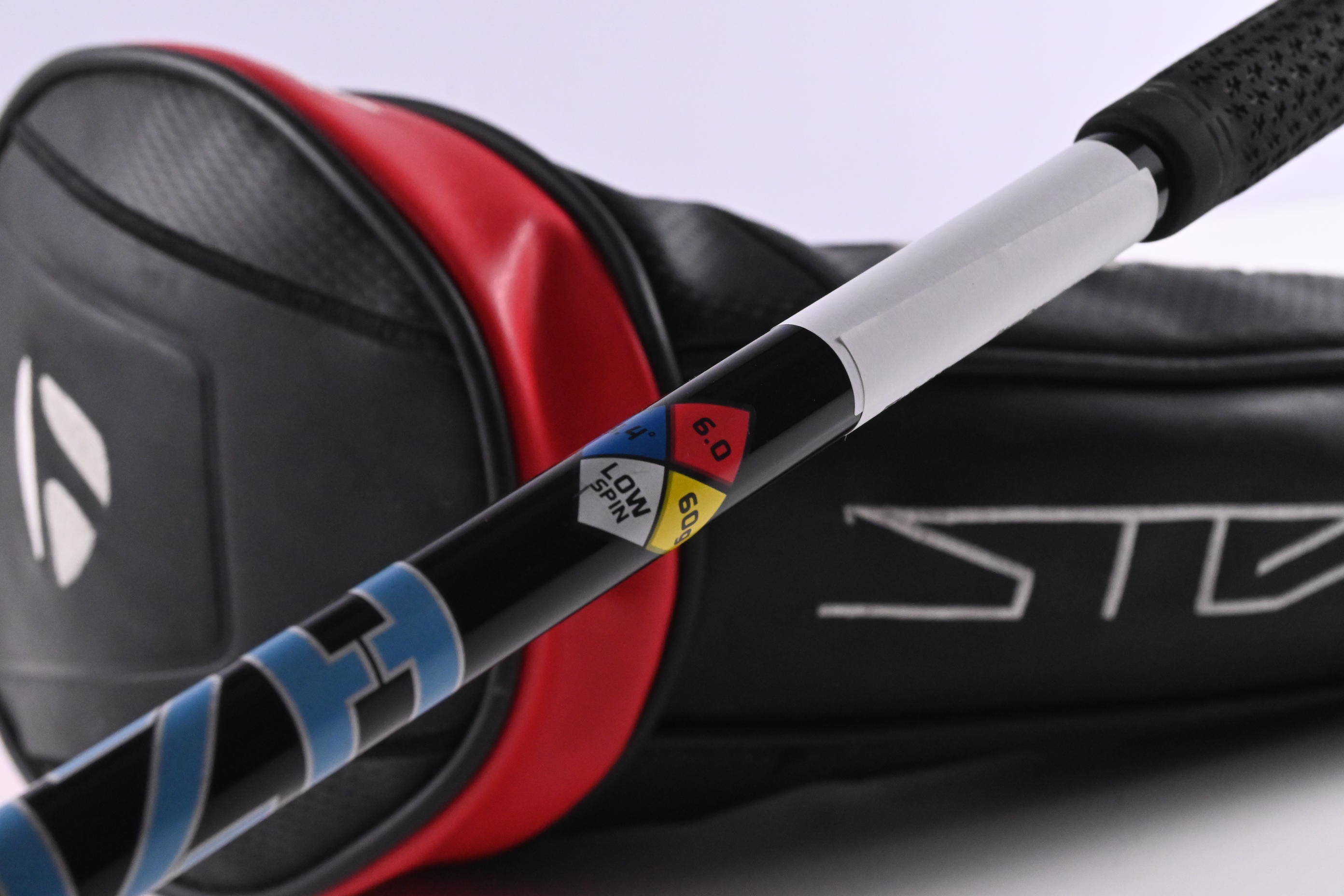 Taylormade Stealth Driver / 9 Degree / Stiff Flex HZRDUS Smoke RDX Black 60