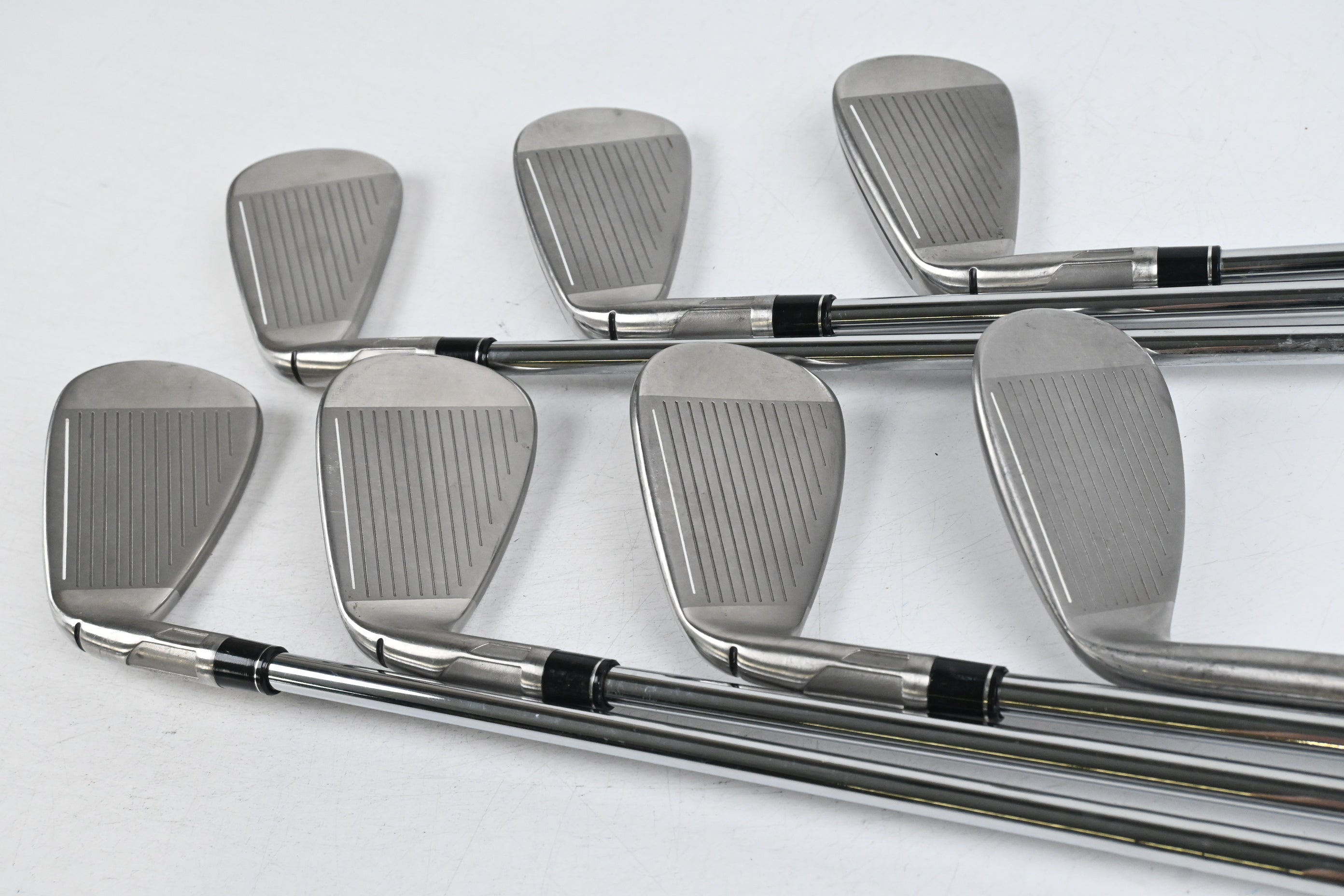 Taylormade SIM2 Max Irons / 5-PW+SW / Regular Flex KBS MAX MT 85 Shafts