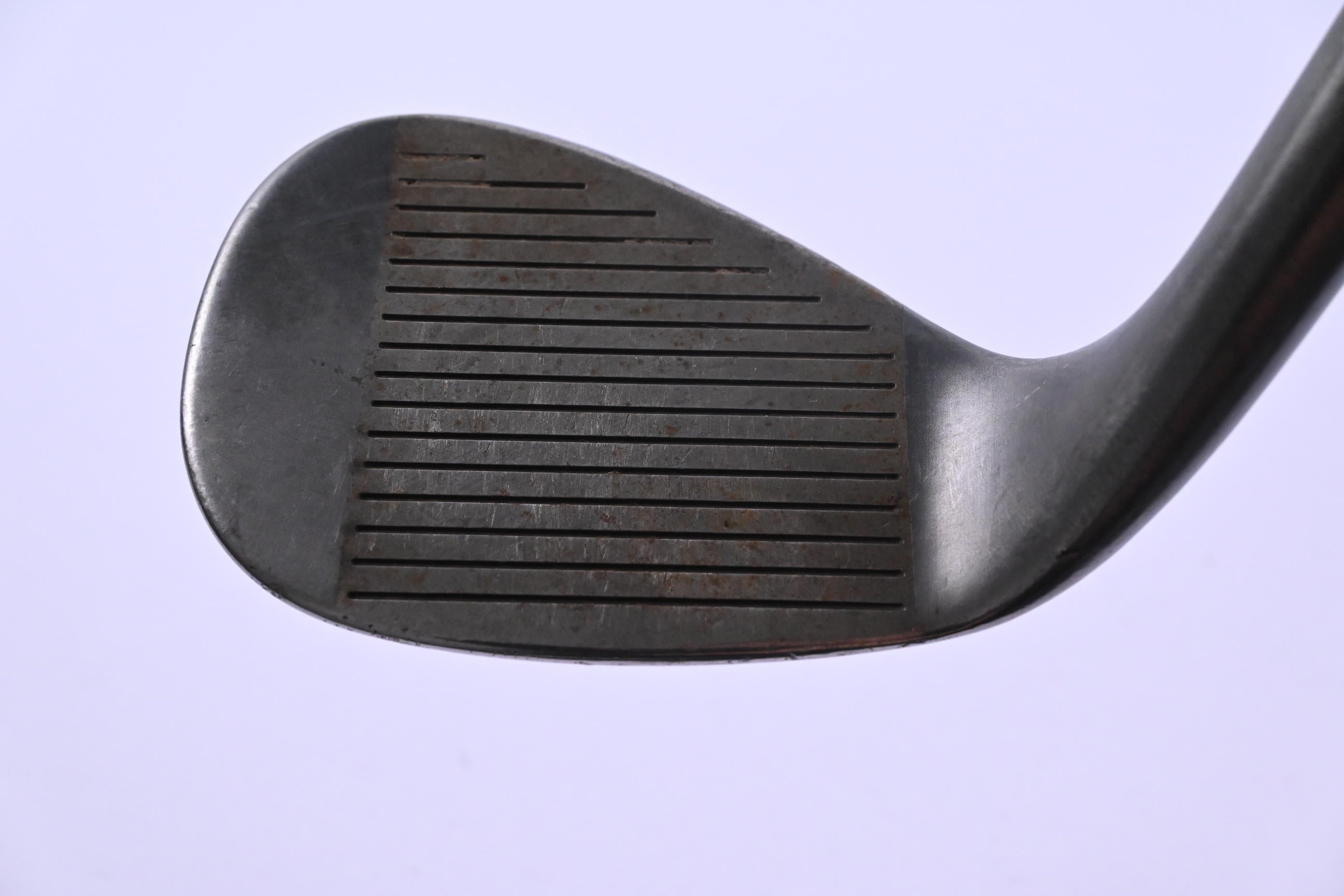 Cleveland 588 Tour Action Gap Wedge / 51 Degree / Wedge Flex Dynamic Gold Shaft