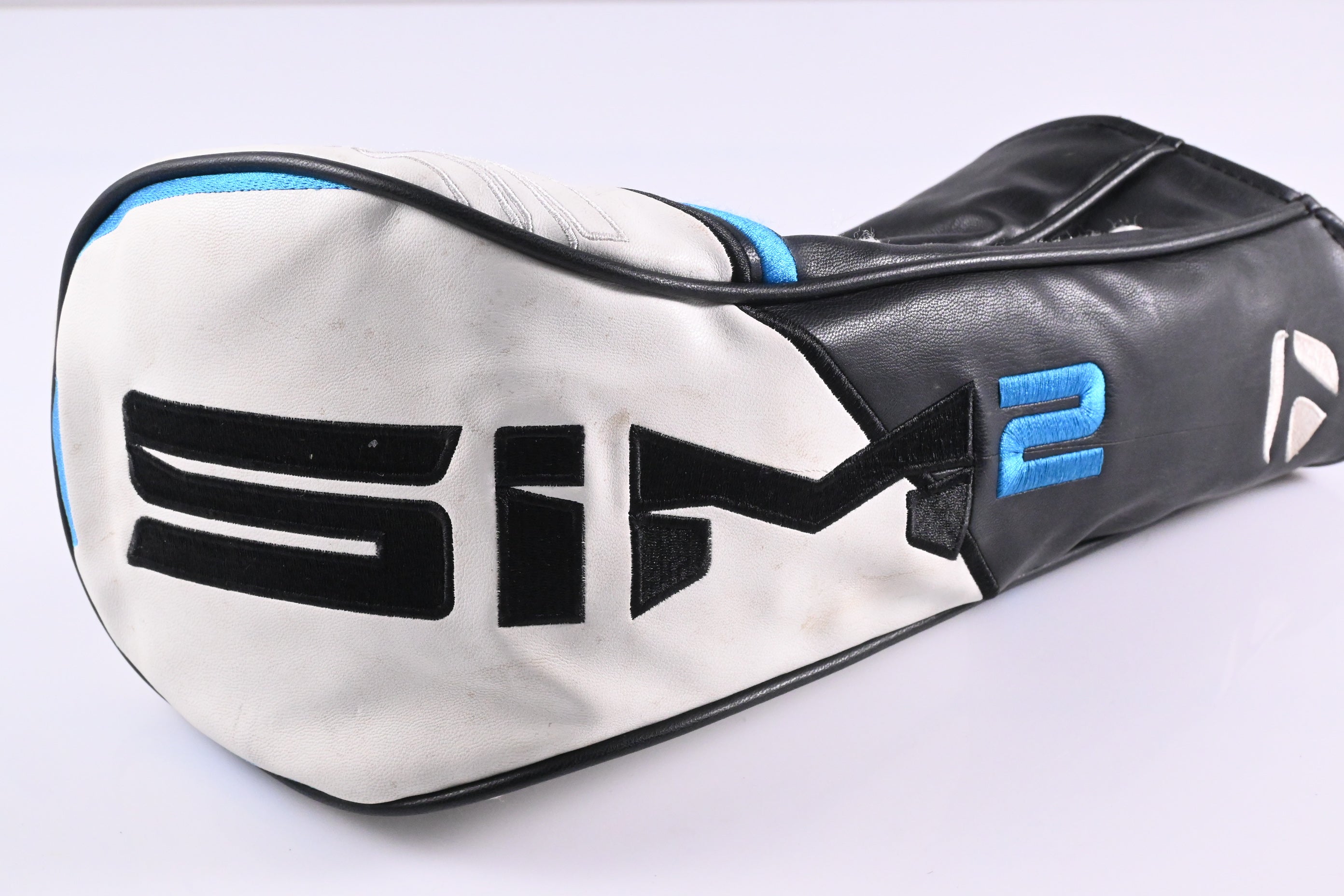 Left Hand Taylormade SIM2 Max Driver / 9 Degree / Stiff Flex Kuro Kage Silver 60