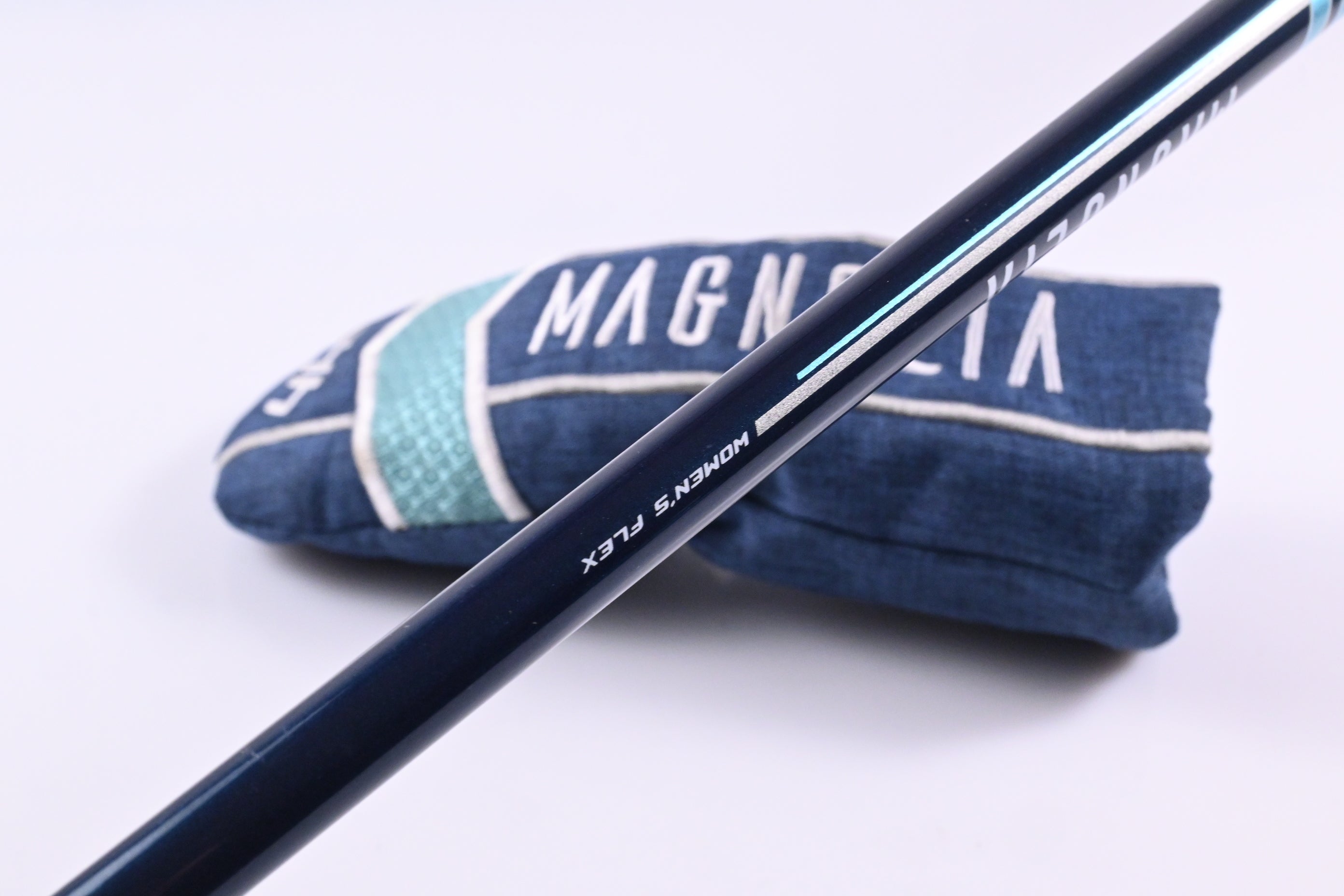 Ladies Wilson Magnolia #4 Hybrid / 22.5 Degree / Ladies Flex Magnolia Shaft
