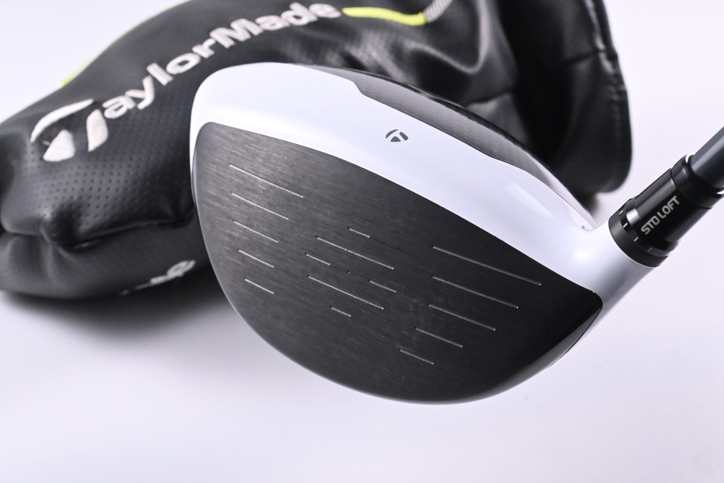 Taylormade M2 2017 Driver / 10.5 Degree / Regular Flex Fujikura XLR8 Pro 56