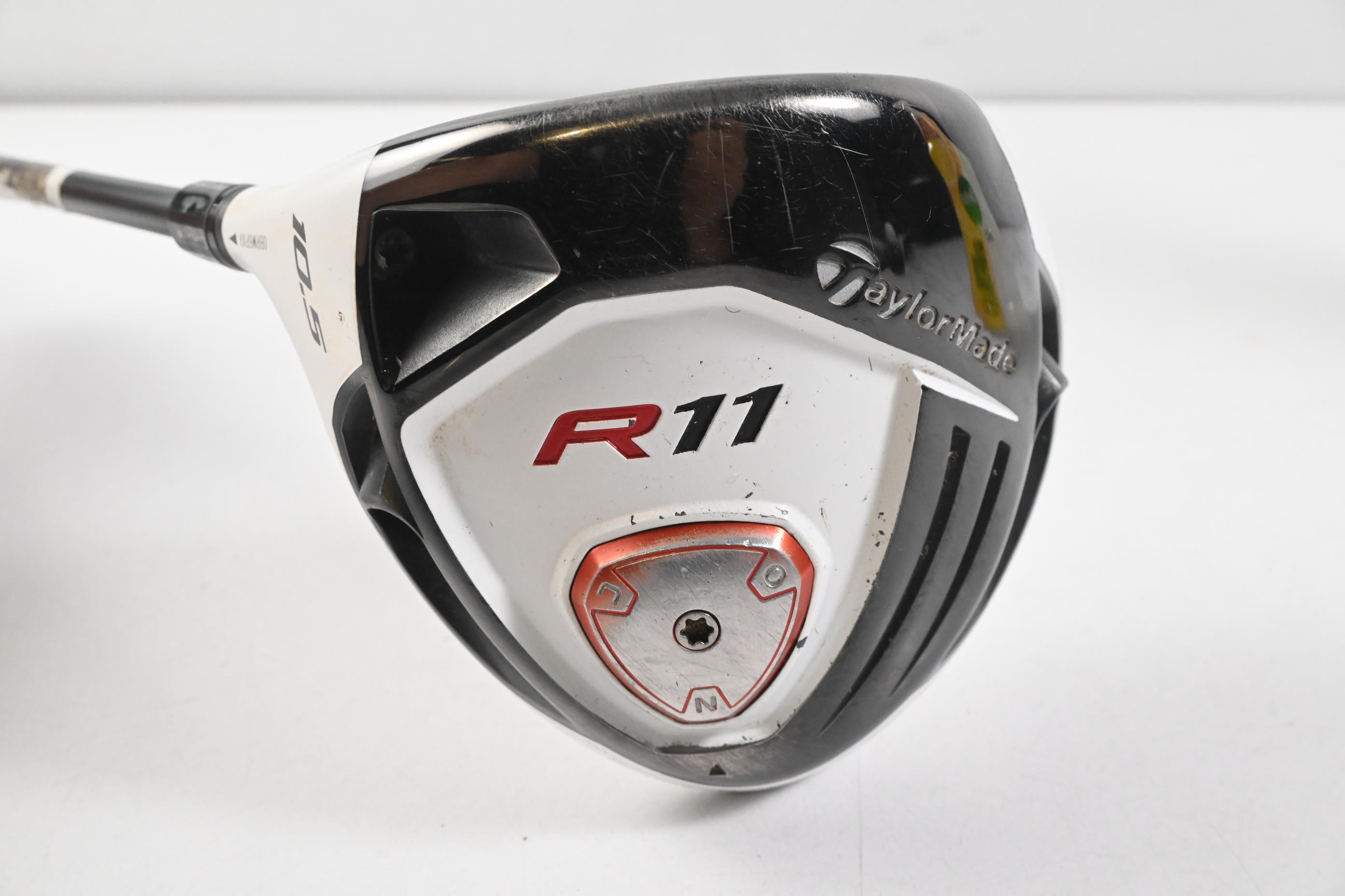 Left Hand Taylormade R11 Driver / 10.5 Degree / Regular Flex Fujikura Blur 60