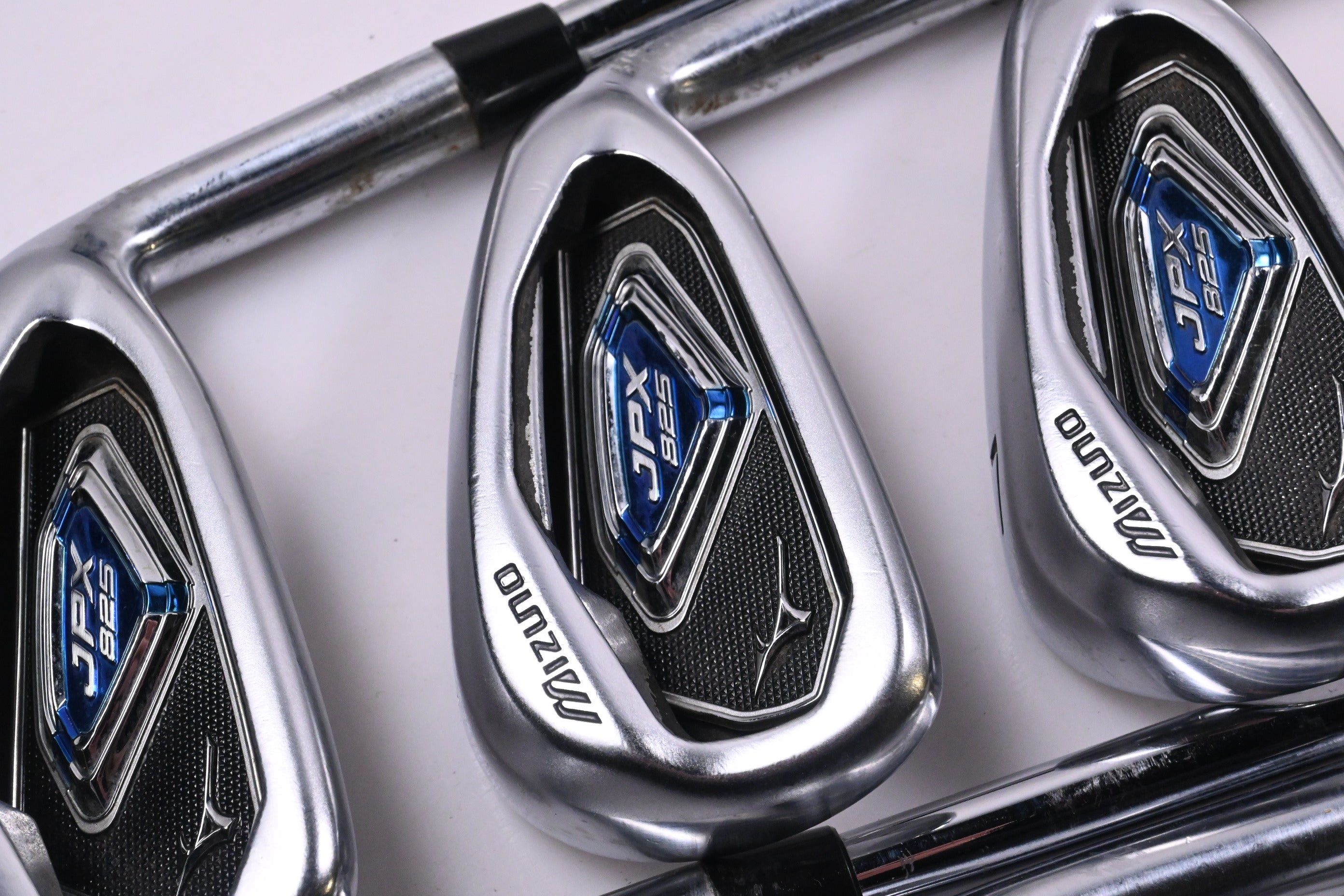 Mizuno JPX 825 Irons / 5-PW / Regular Flex KBS Tour Shafts