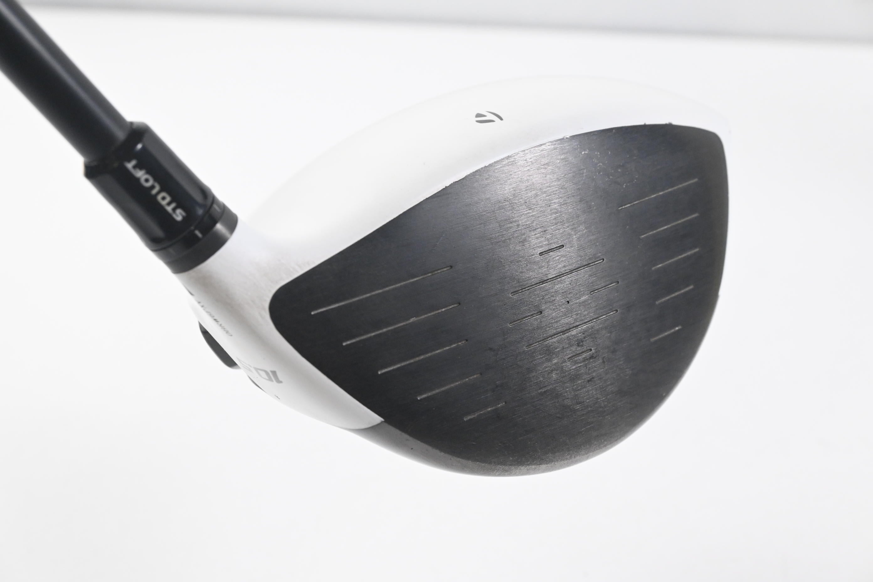 Left Hand Taylormade R11 Driver / 10.5 Degree / Regular Flex Fujikura Blur 60