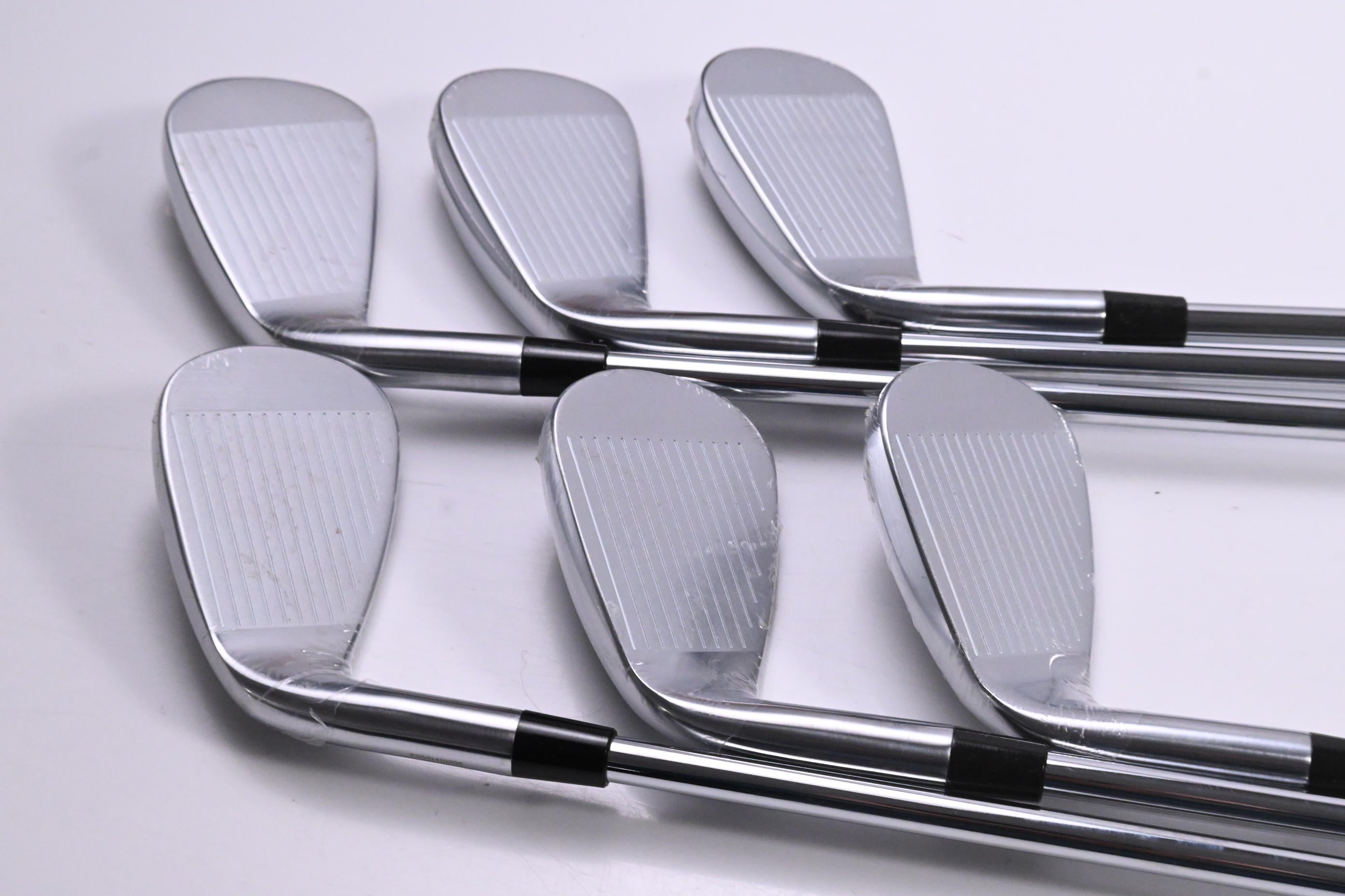 Callaway Quantum Max Irons / 5-PW / Regular Flex KBS MAX 90 Shafts