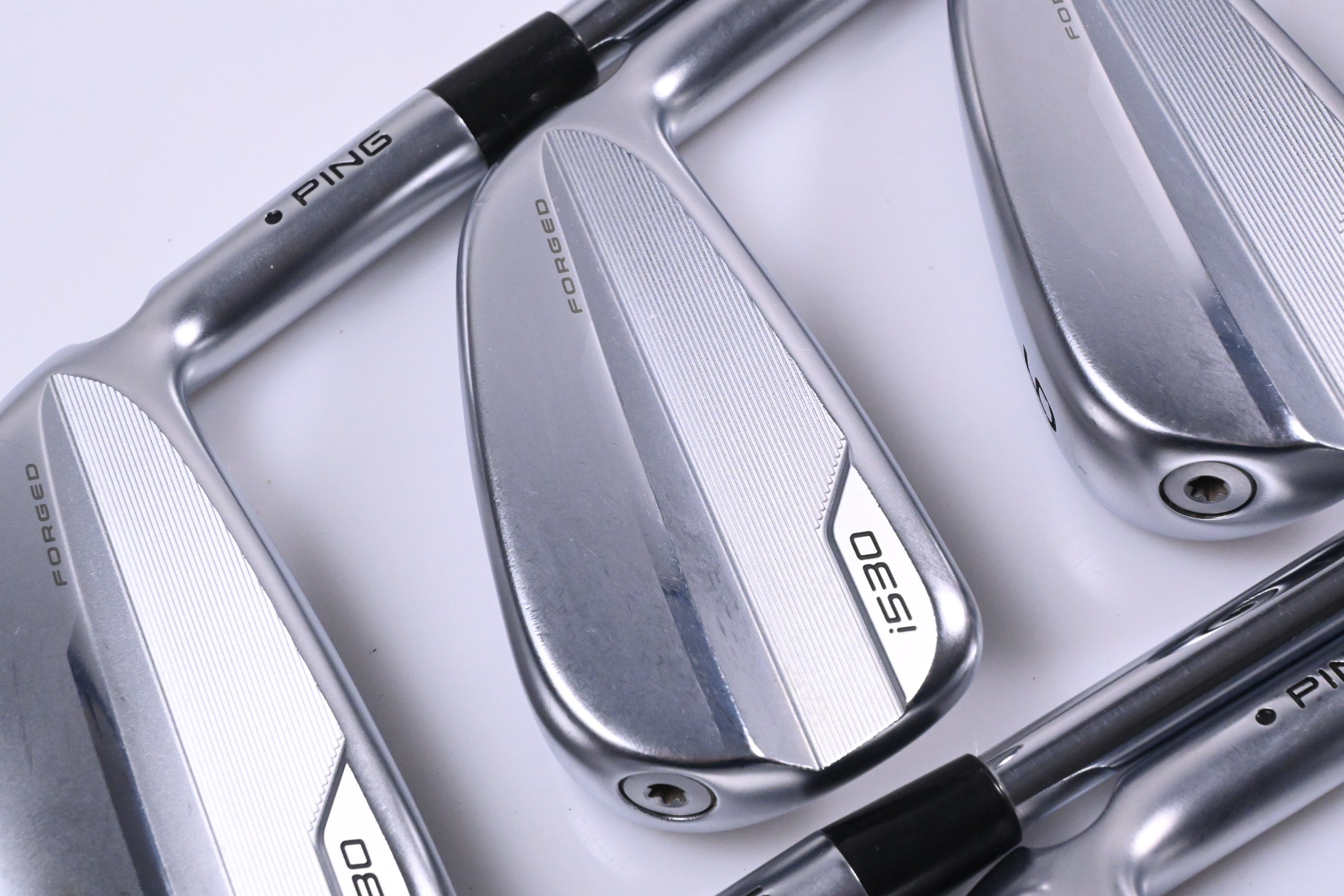 Ping i530 Irons / 4-PW+UW / Black Dot / Regular Flex N.S.Pro Modus3 Tour 105