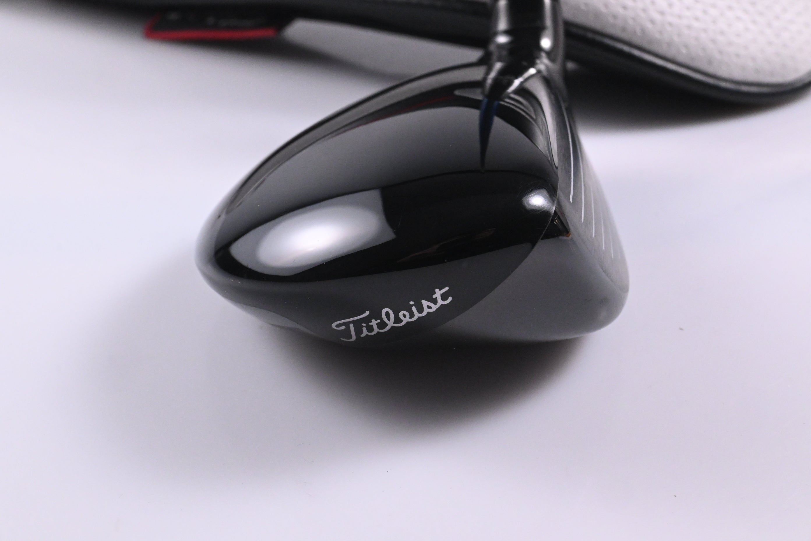 Titleist GT1 #5 Hybrid / 23 Degree / Regular Flex Graphite Design Tour AD HY-85