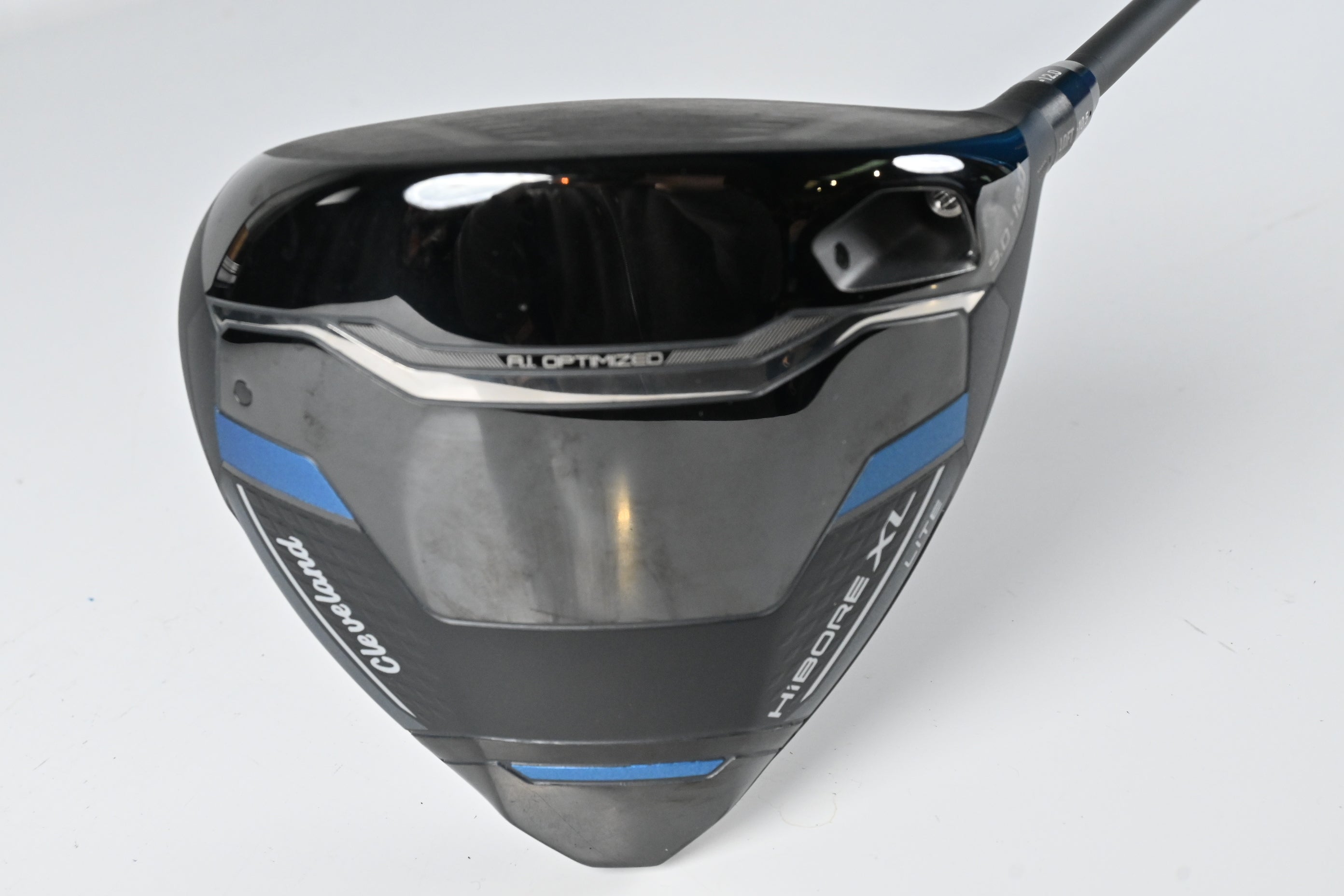 Cleveland HiBore XL Lite Driver / 9-12 Degree / Stiff Flex Kai'li Dark Waves 60