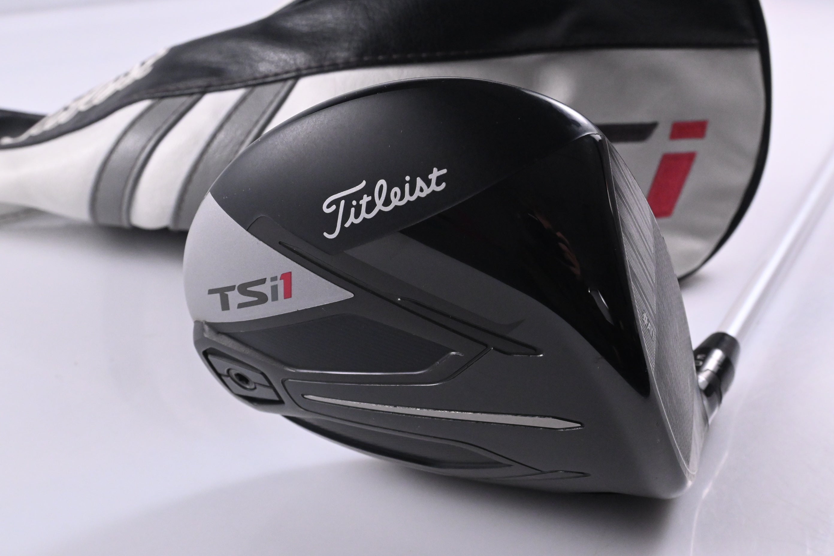 Titleist TSi1 Driver / 10 Degree / Regular Flex Aldila Ascent White 40 Shaft