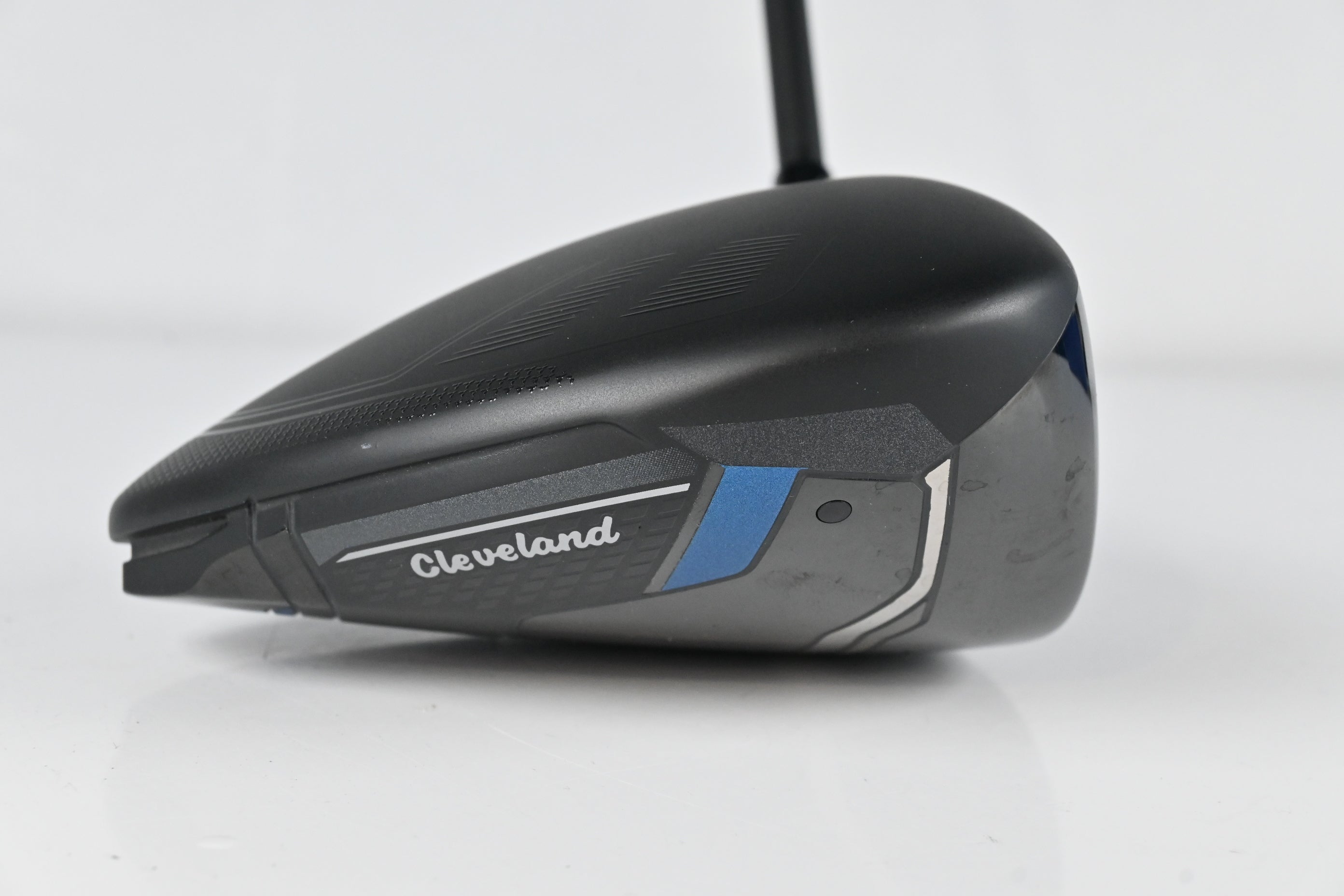 Cleveland HiBore XL Lite Driver / 9-12 Degree / Stiff Flex Kai'li Dark Waves 60
