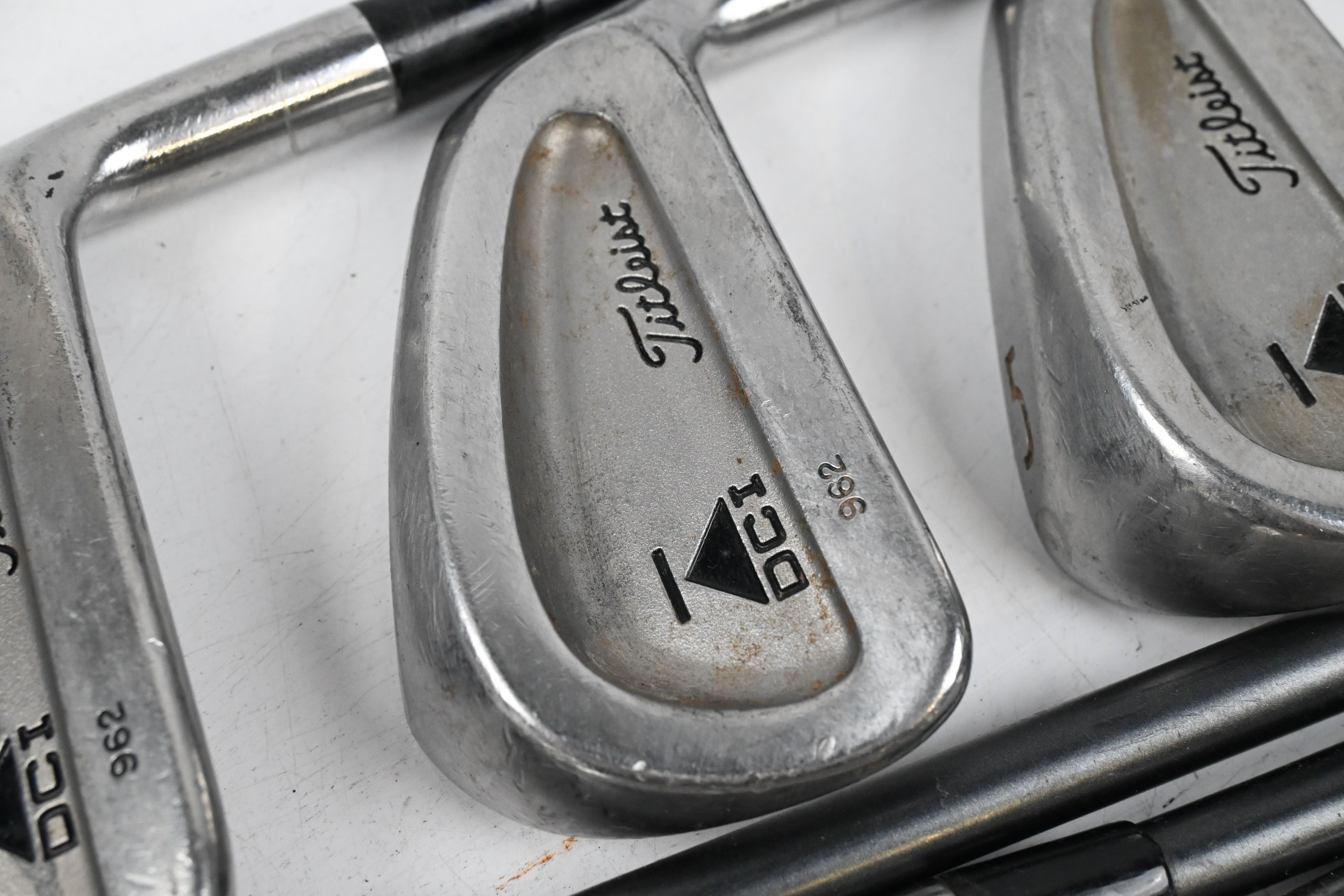 Titleist DCI 962 Irons / 3-9i / Regular Flex Titleist Select Shafts