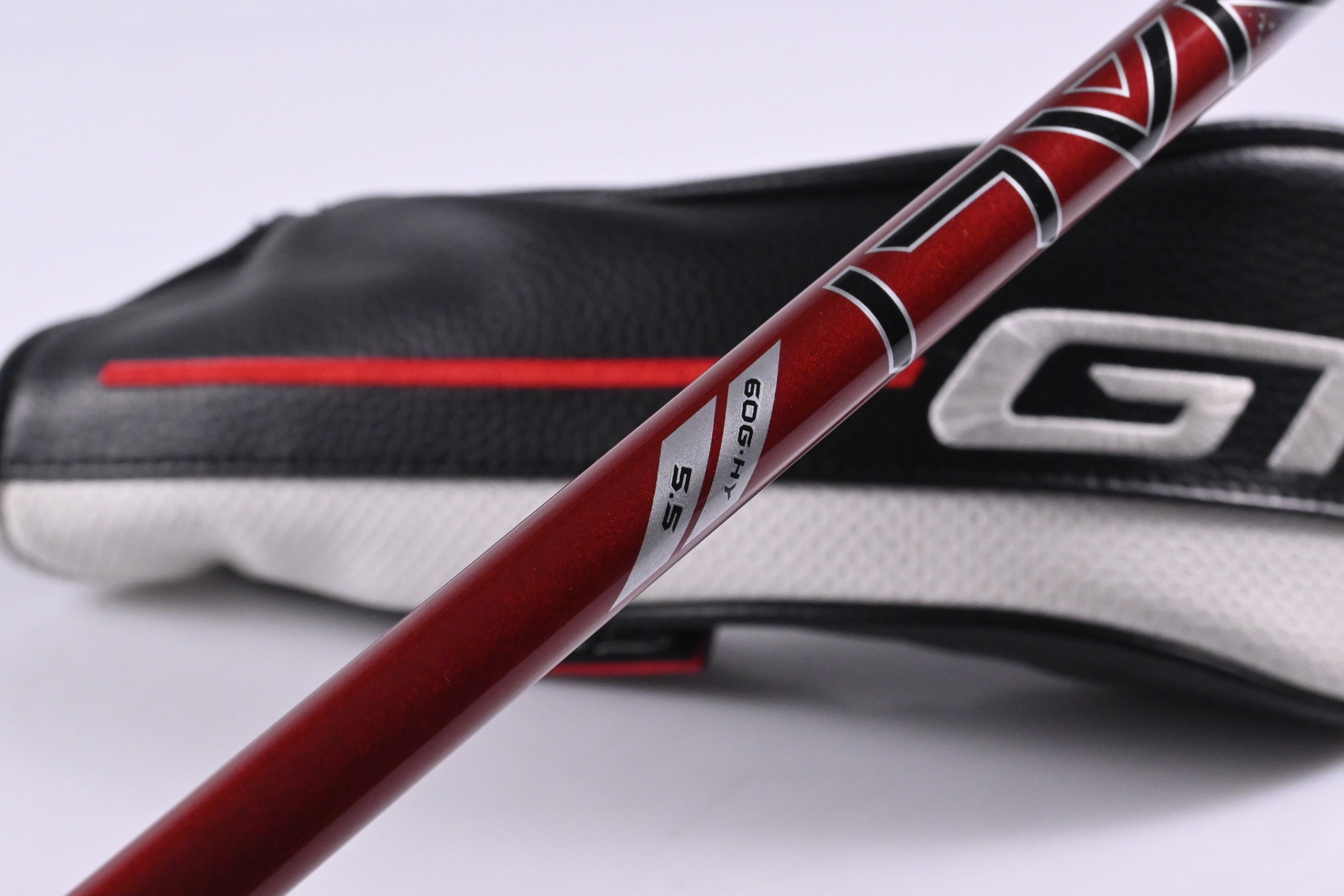 Titleist GT2 #4 Hybrid / 21 Degree / Regular Flex Project X Denali Red 60 Shaft
