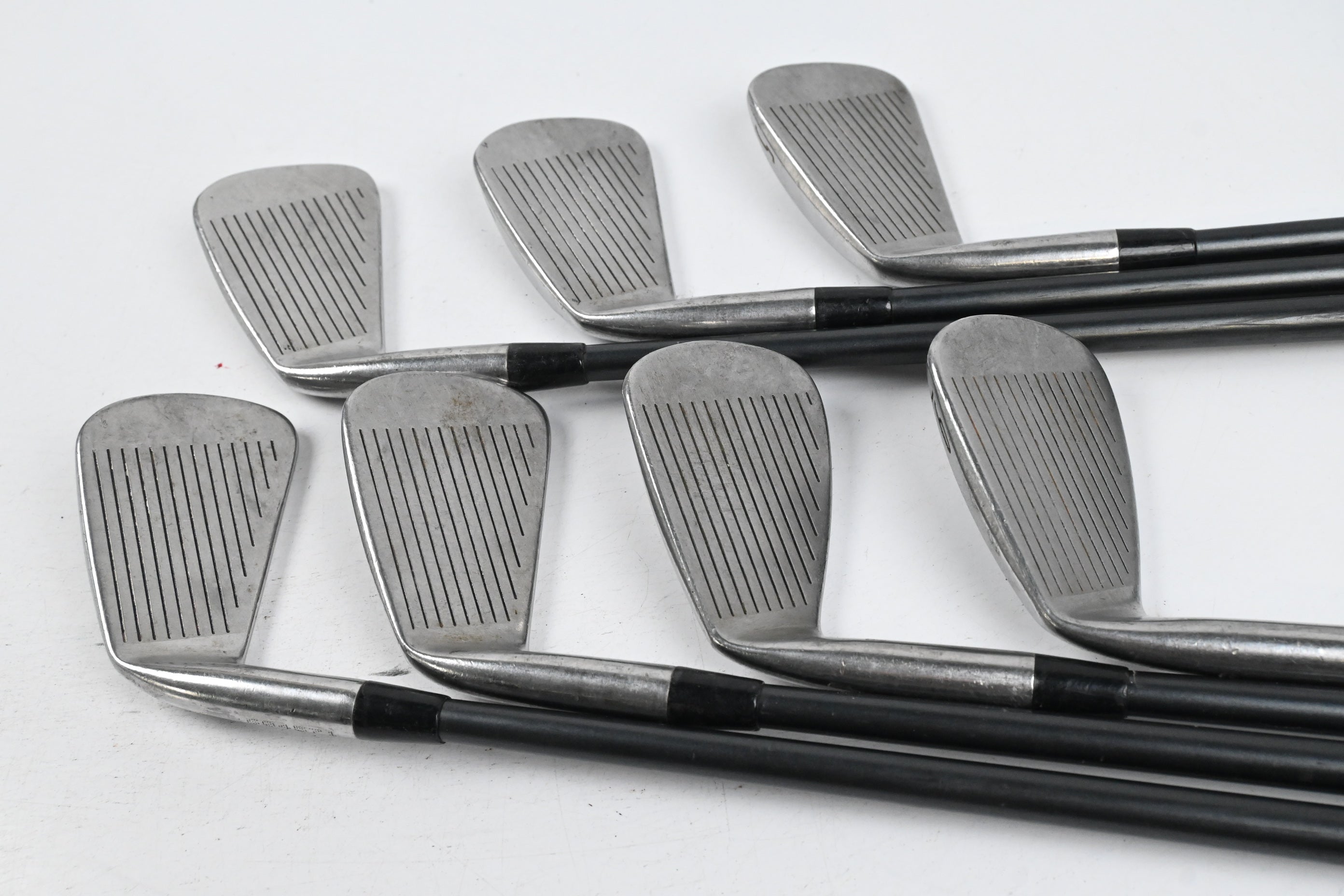 Titleist DCI 962 Irons / 3-9i / Regular Flex Titleist Select Shafts