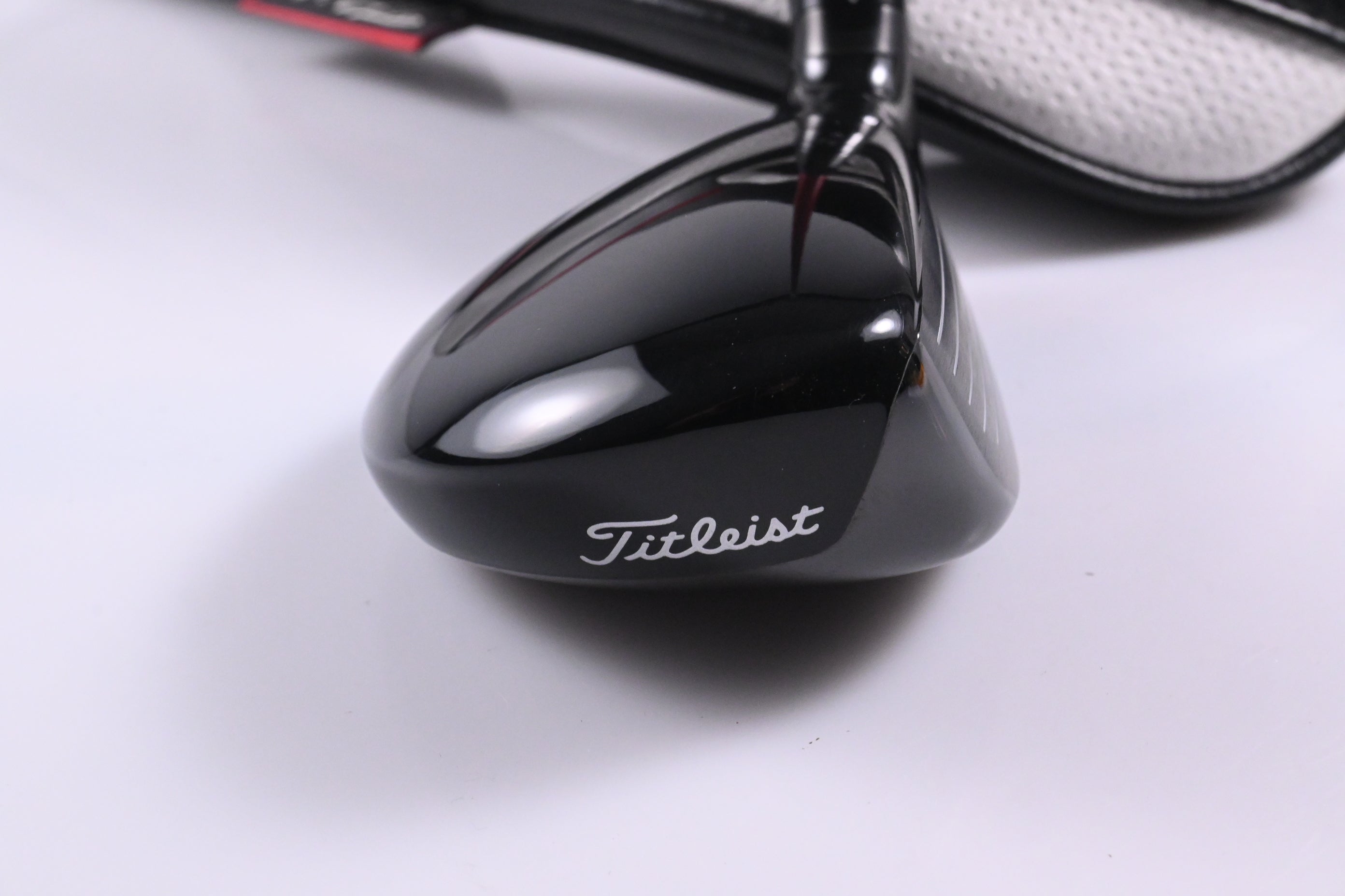 Titleist GT2 #4 Hybrid / 21 Degree / Regular Flex Project X Denali Red 60 Shaft