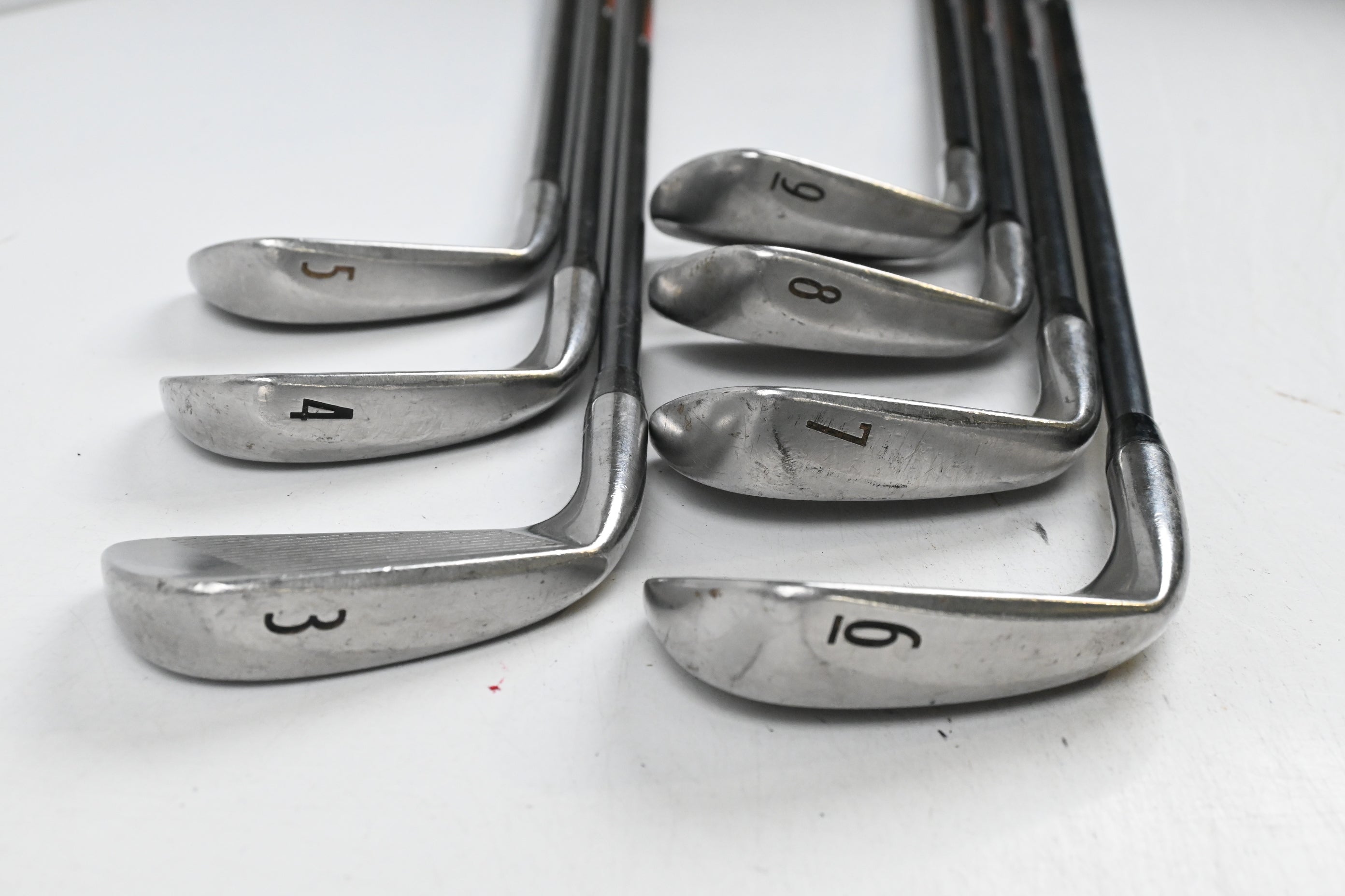 Titleist DCI 962 Irons / 3-9i / Regular Flex Titleist Select Shafts