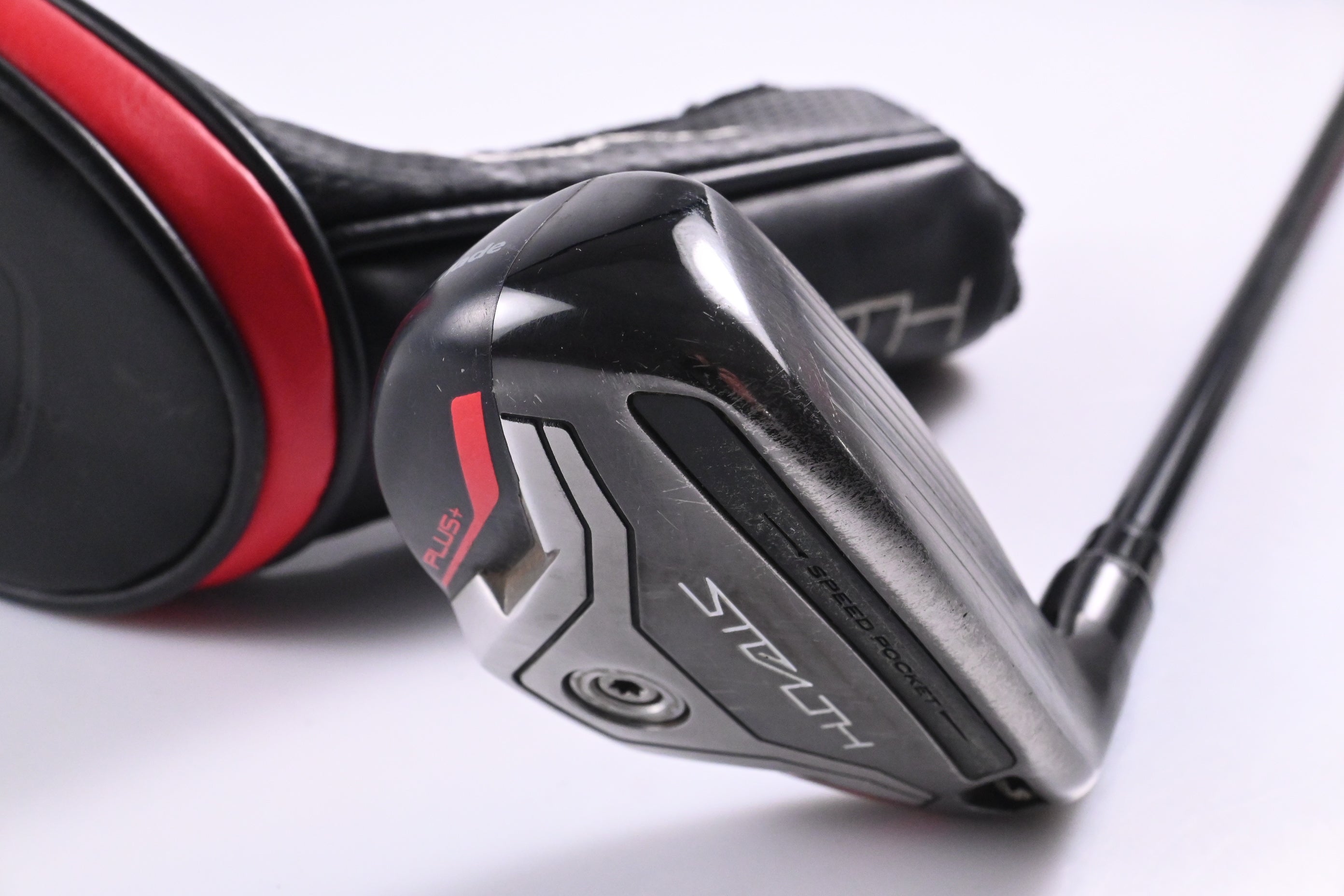 Taylormade Stealth Plus #4 Hybrid / 22 Degree / Stiff Flex HZRDUS RDX Smoke Red