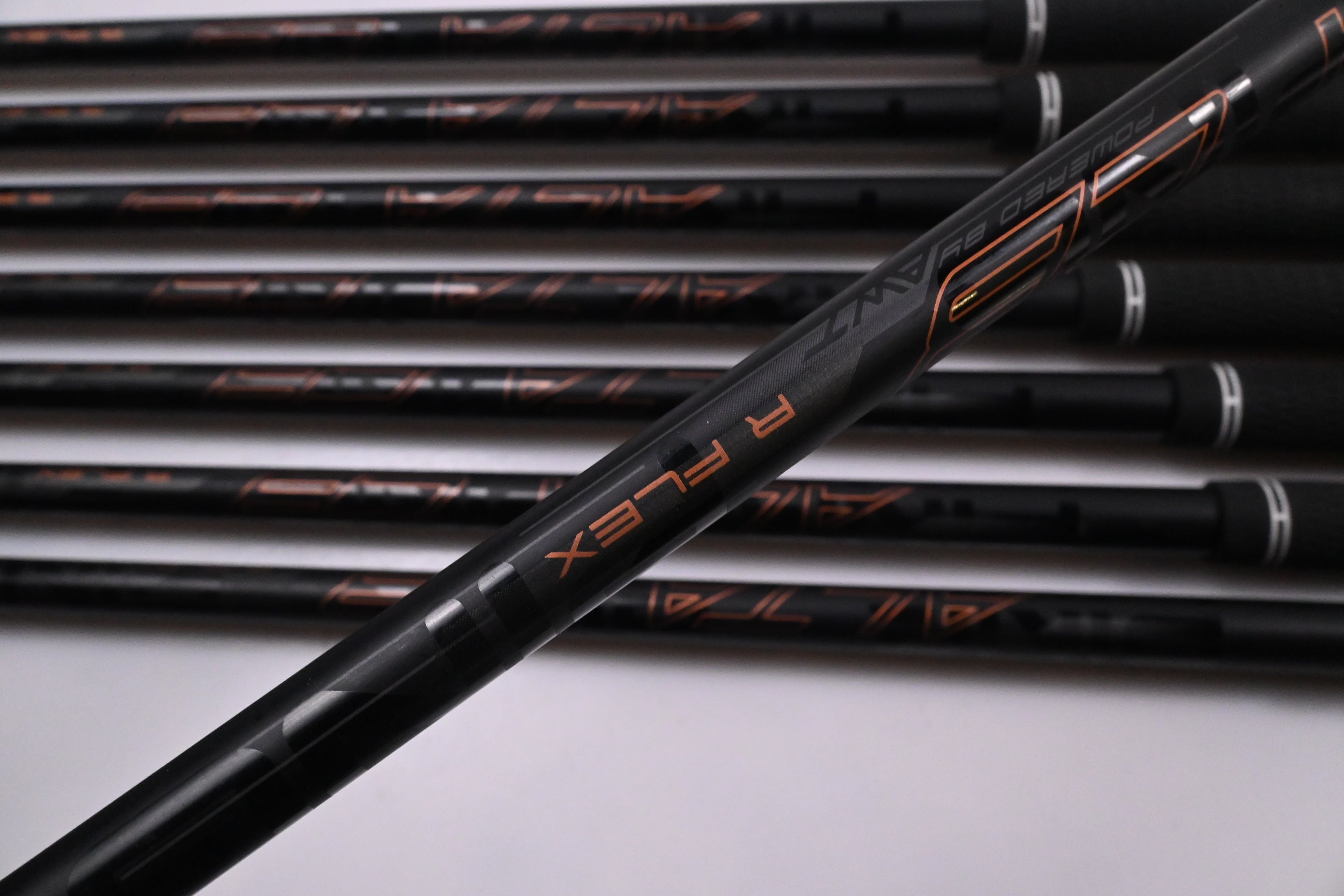 Ping G400 Irons / 5-PW+GW+SW / Black Dot / Regular Flex Ping Alta CB Shafts