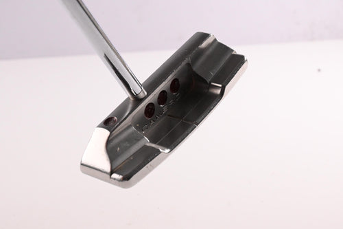Scotty Cameron Studio Select Newport 2.5 Putter / 33 Inch