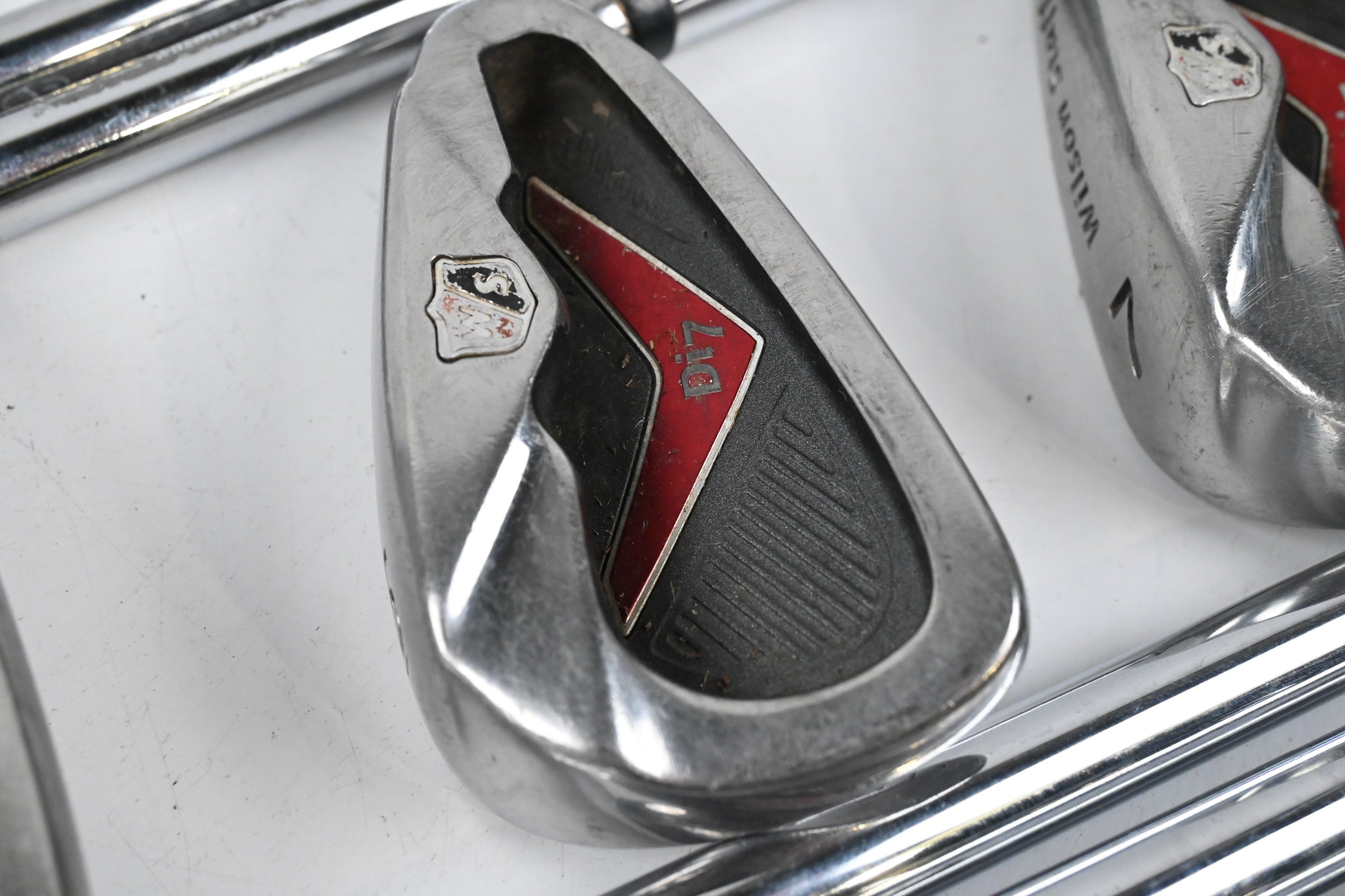 Wilson Di7 Irons / 4-PW+GW+SW / UniFlex TX- 105 FS Shafts