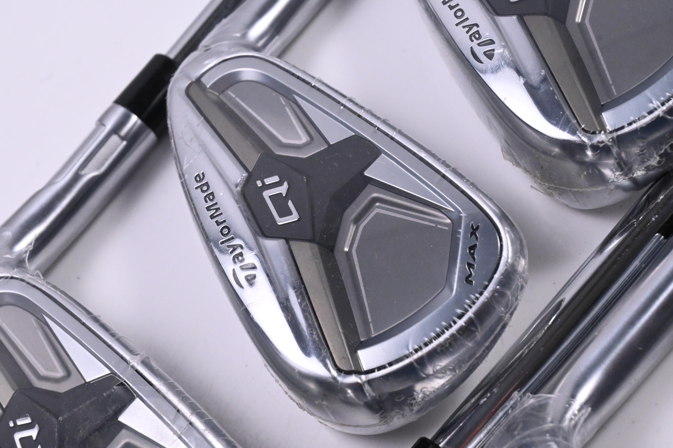 Taylormade Qi Max Irons / 5-PW / Regular Flex KBS MAX MT 85 Shafts