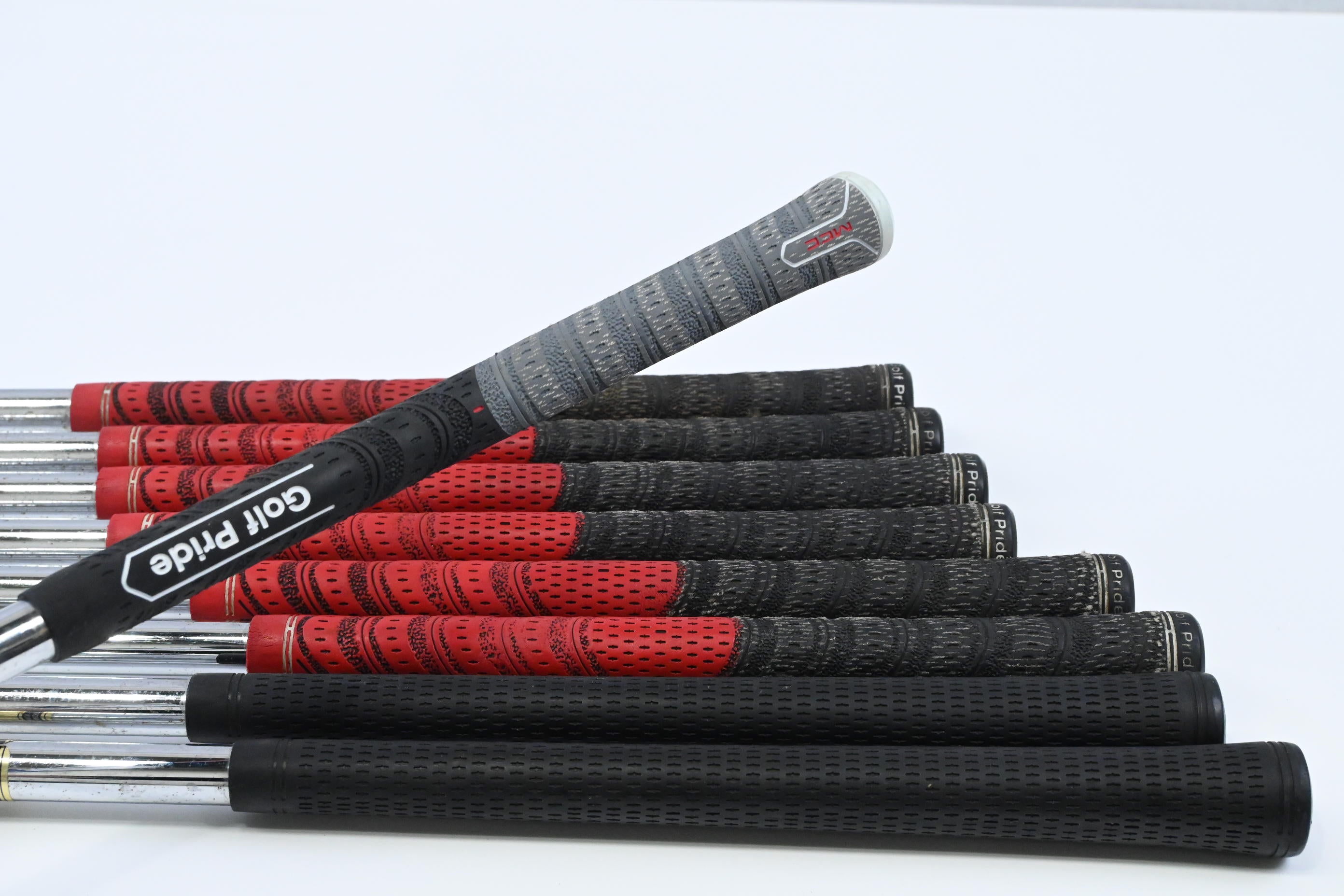 MacGregor M565 V-Foil Irons / 3-PW+GW / Stiff Flex Flighted Lite Rifle Shafts