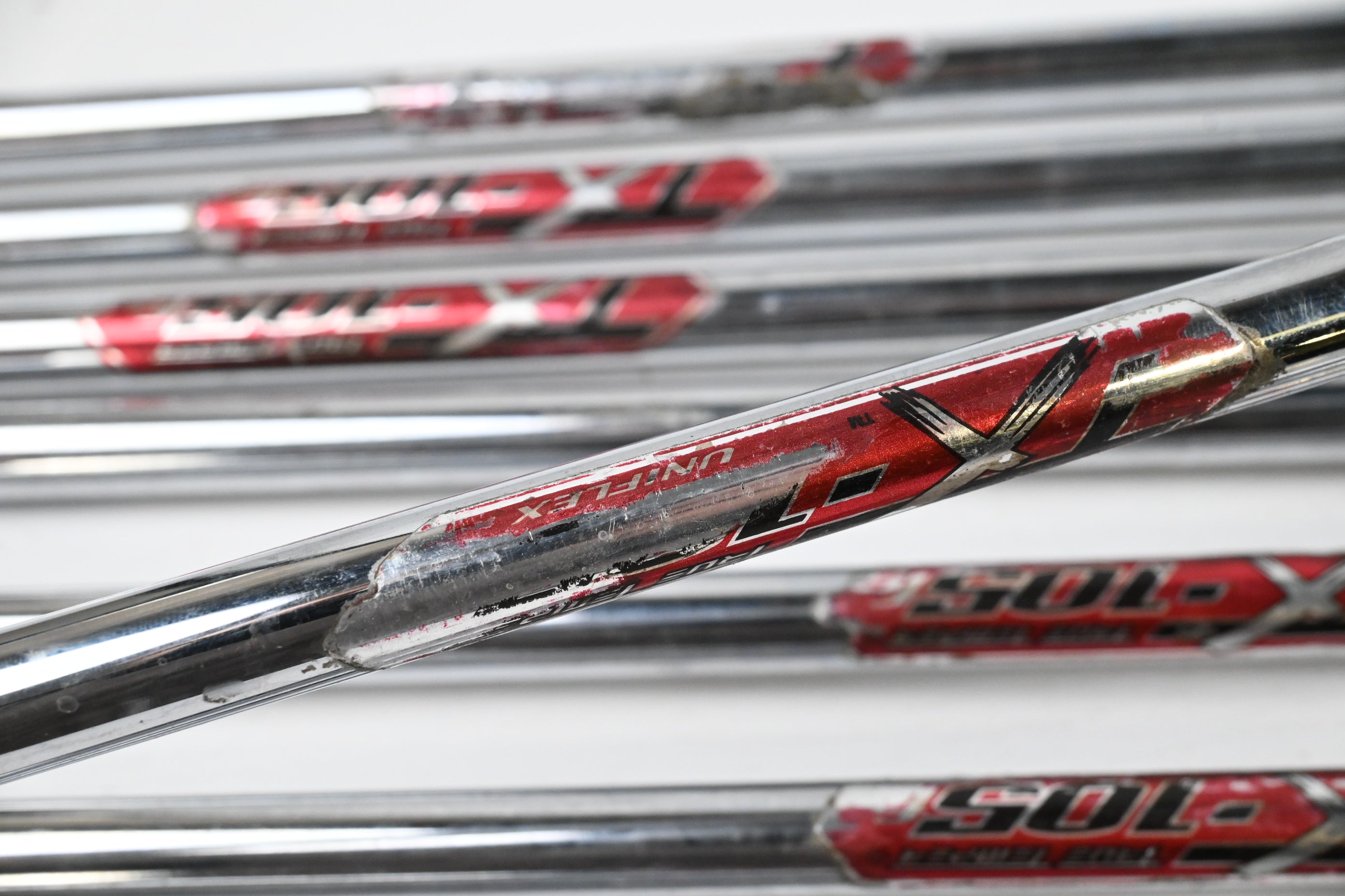 Wilson Di7 Irons / 4-PW+GW+SW / UniFlex TX- 105 FS Shafts