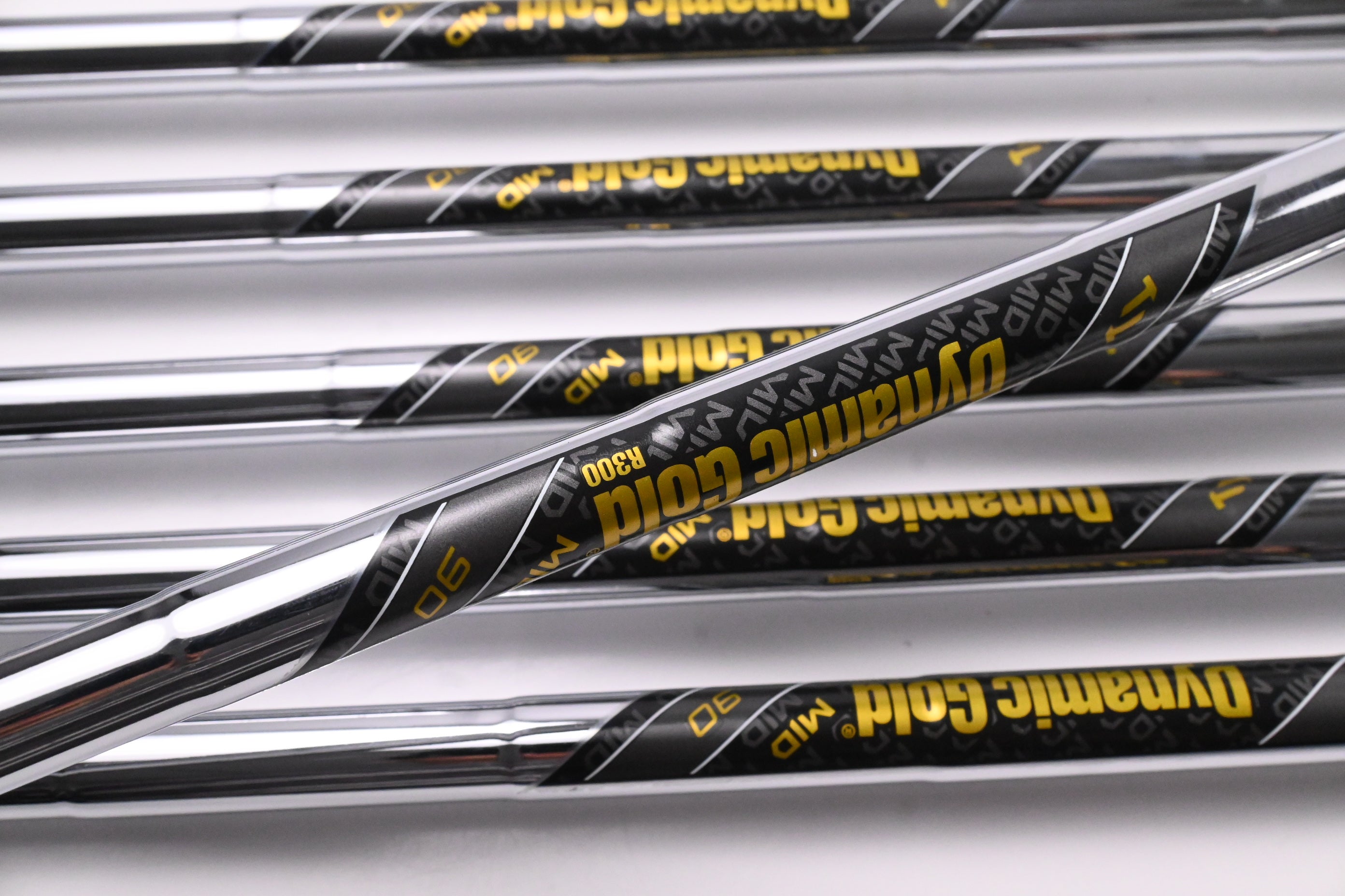 Left Hand Callaway Apex Ai300 Irons / 6-PW+AW / Regular Flex Dynamic Gold 90 R300