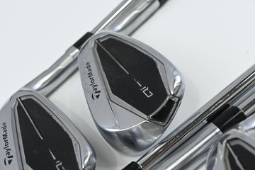Taylormade Qi Irons / 7-PW+AW / Regular Flex KBS Tour Lite Shafts