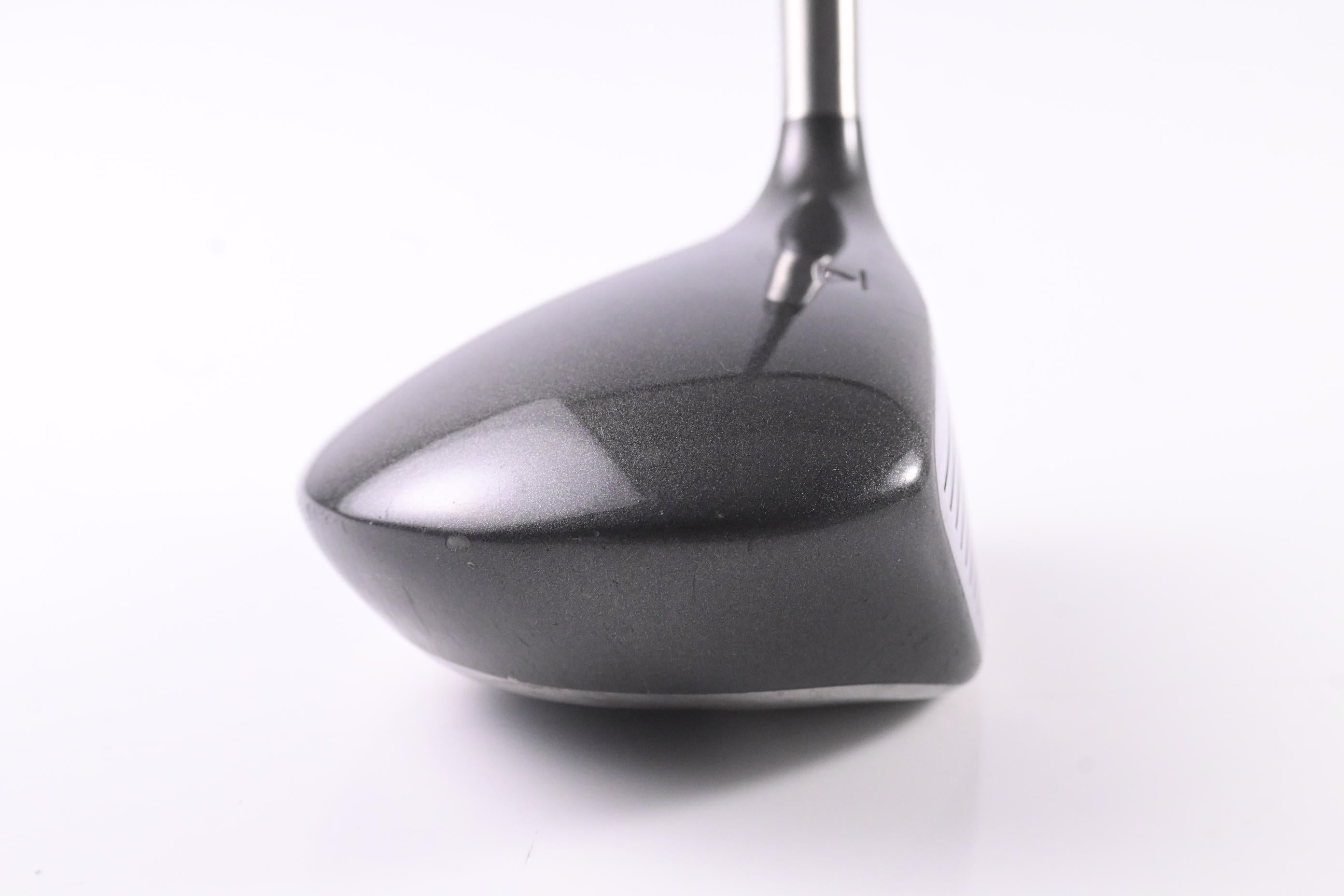 Titleist 975 D Driver / 9.5 Degree / Regular Flex Ultralite 65 Shaft