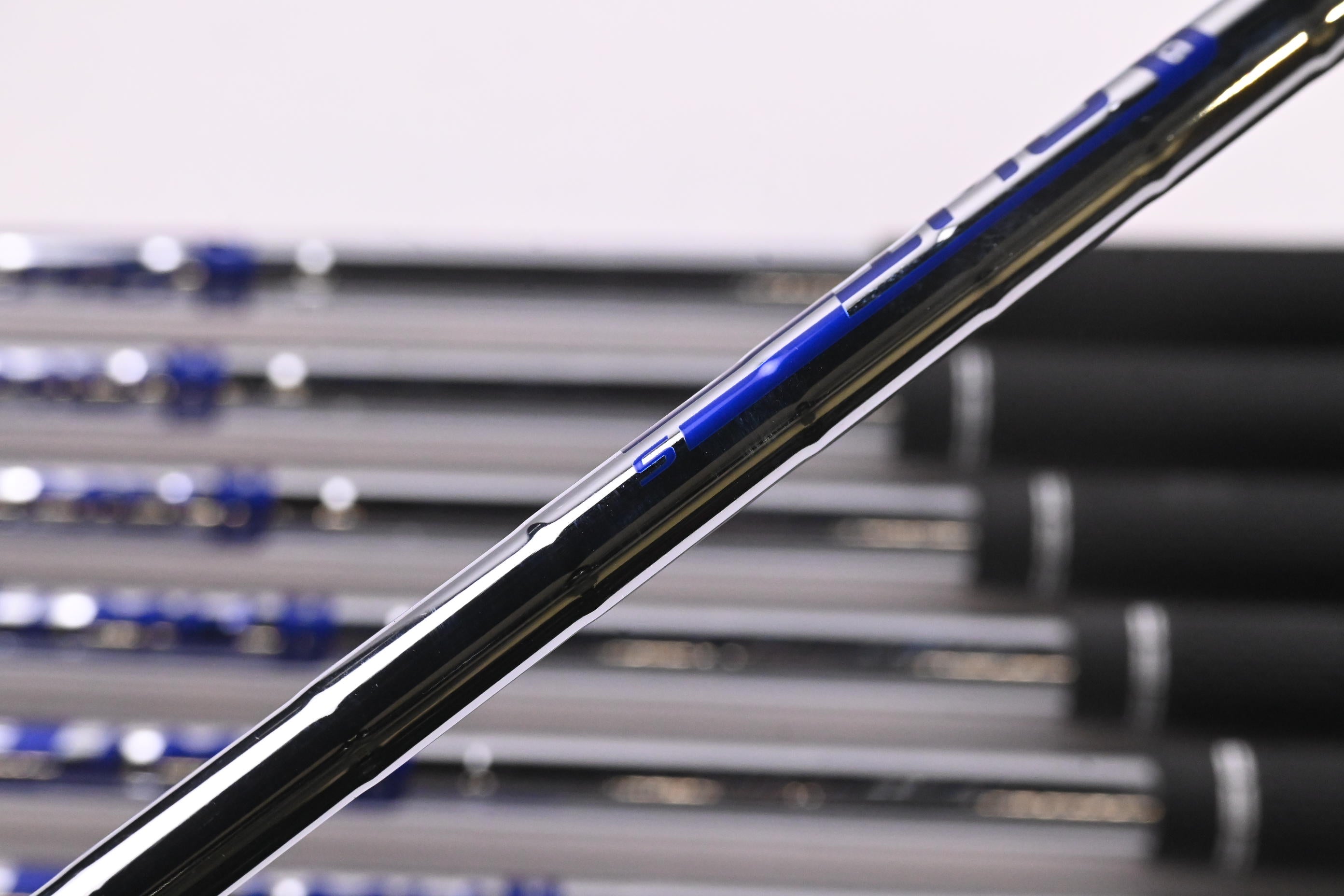 Ping G400 Irons / 5-PW+SW / Blue Dot / Stiff Flex Ping AWT 2.0 Shafts