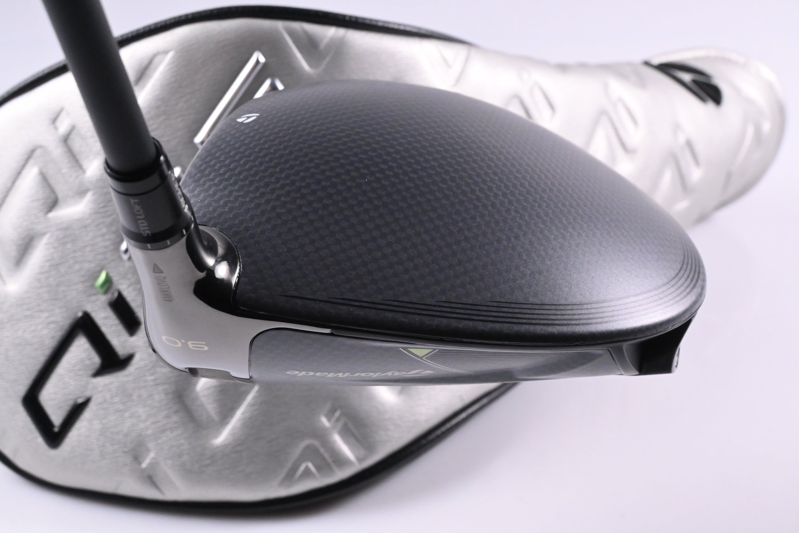Taylormade Qi35 Driver / 9 Degree / Stiff Flex Kai'li White Dark Waves 60 Shaft