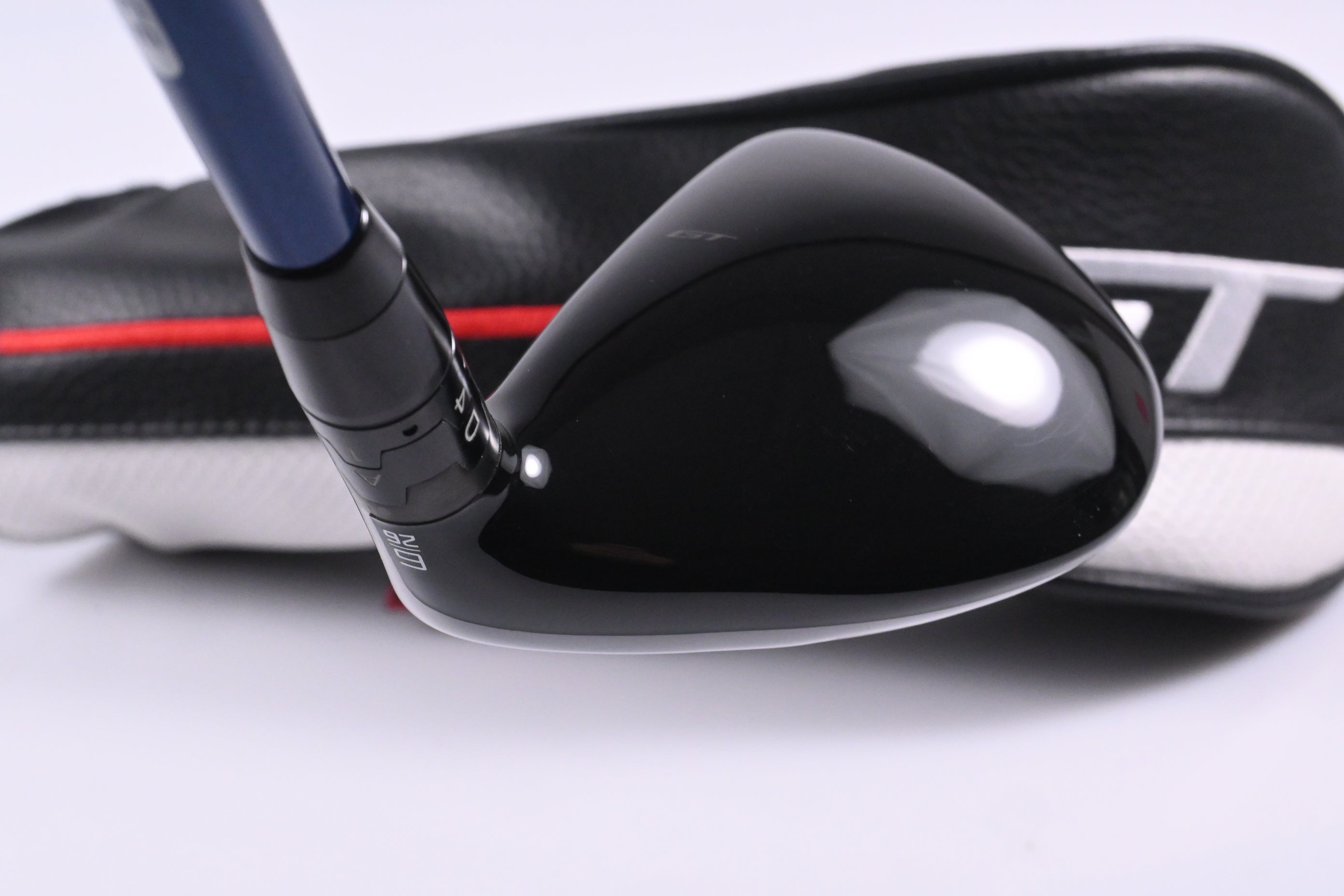 Titleist GT1 #6 Hybrid / 26 Degree / Regular Flex Graphite Design Tour AD HY-85