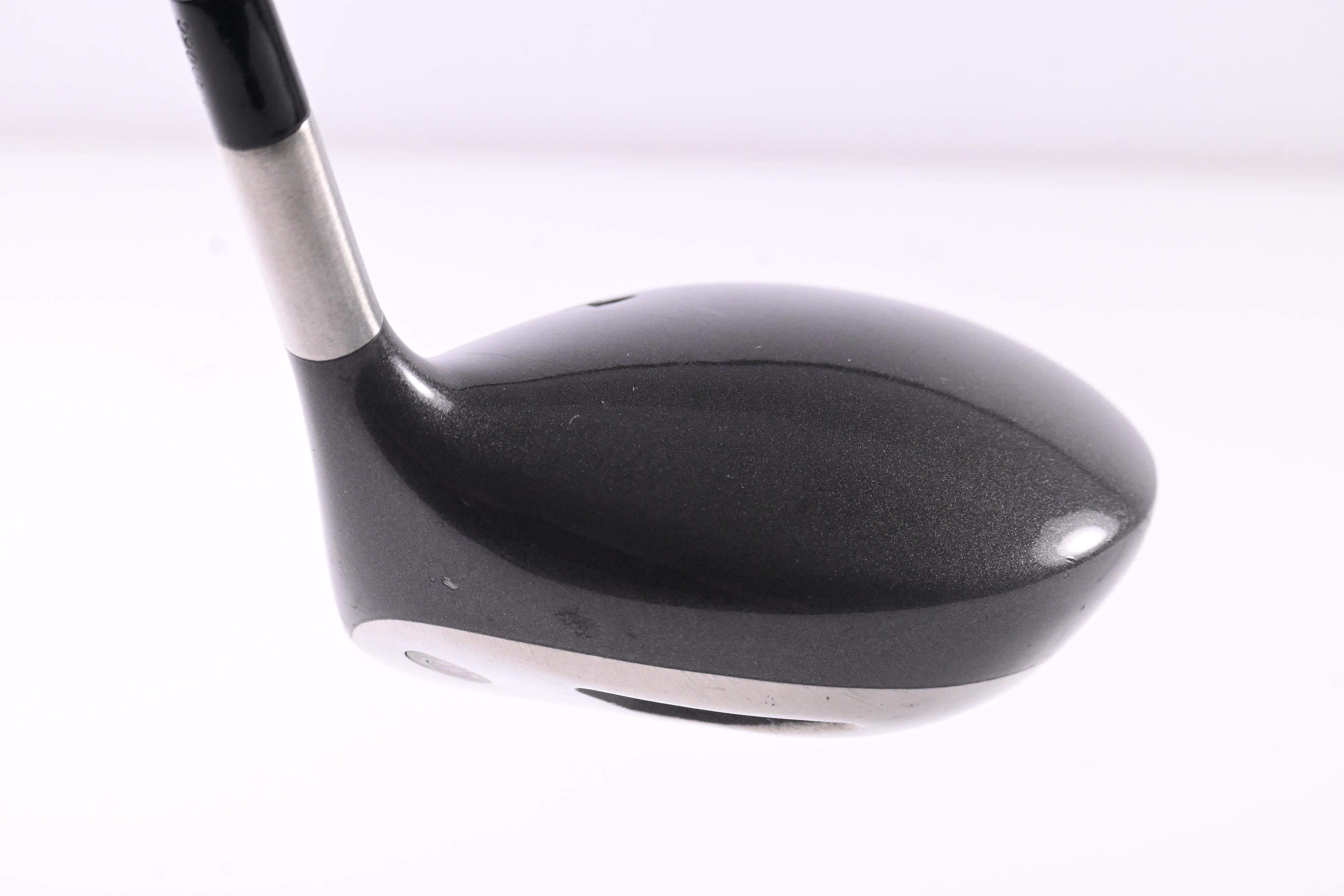 Titleist 975 D Driver / 9.5 Degree / Regular Flex Ultralite 65 Shaft