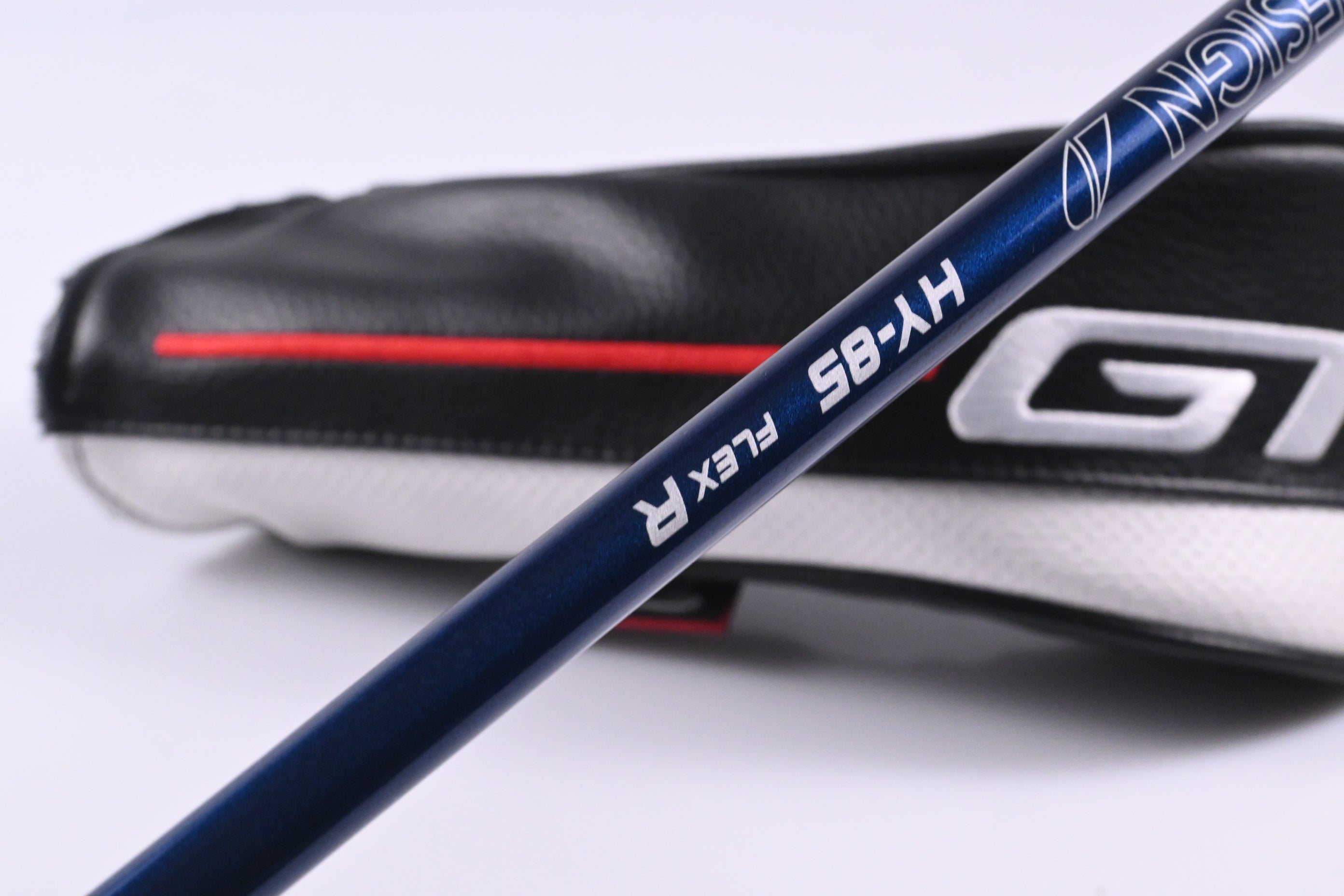 Titleist GT1 #6 Hybrid / 26 Degree / Regular Flex Graphite Design Tour AD HY-85