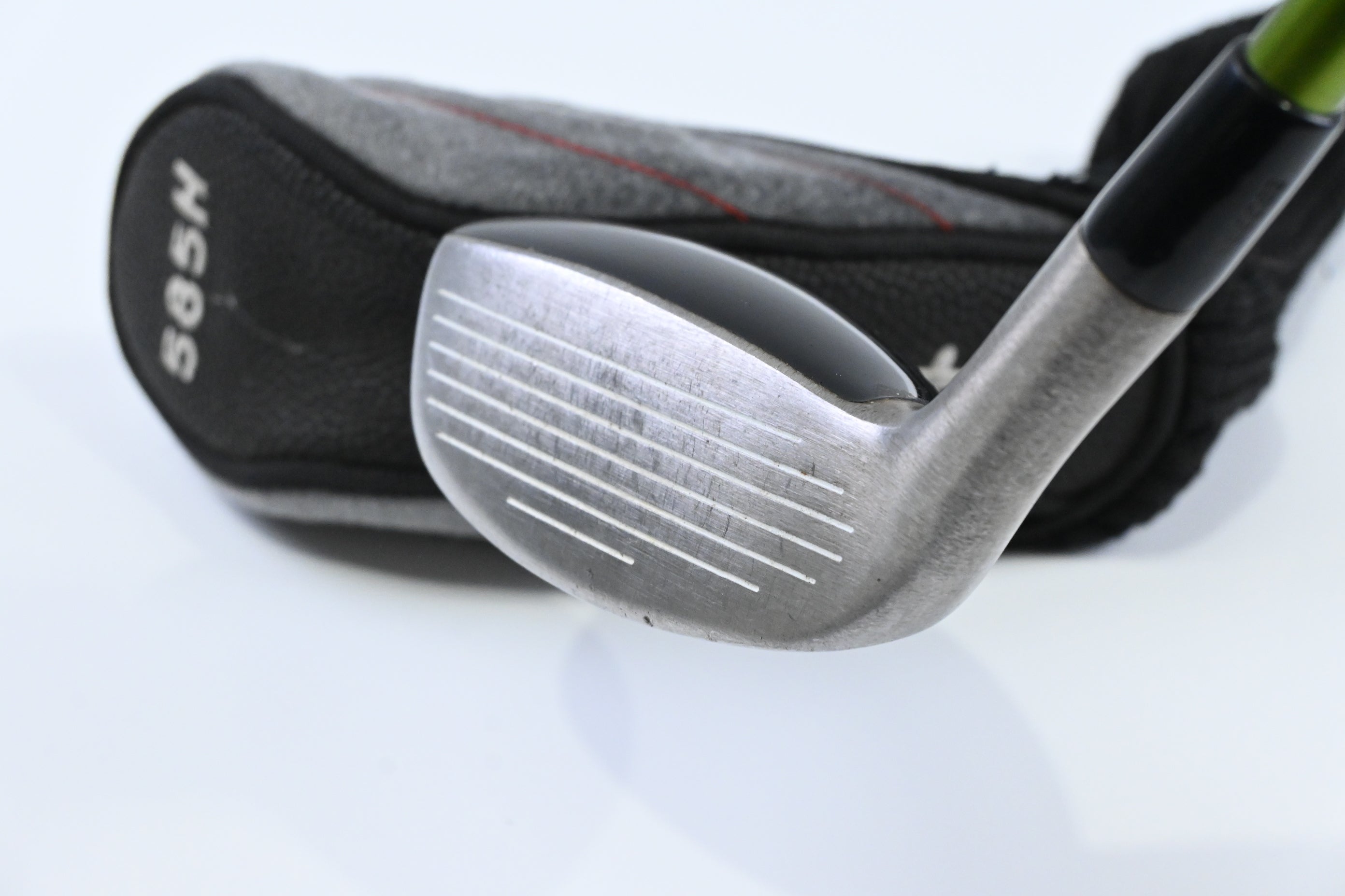 Titleist 585.H #4 Hybrid / 24 Degree / Regular Flex Aldila NV 85 Shaft