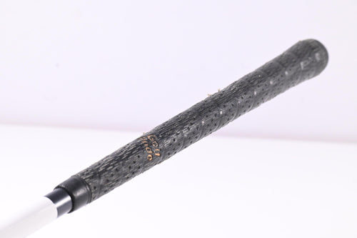 Titleist 975 D Driver / 9.5 Degree / Regular Flex Ultralite 65 Shaft