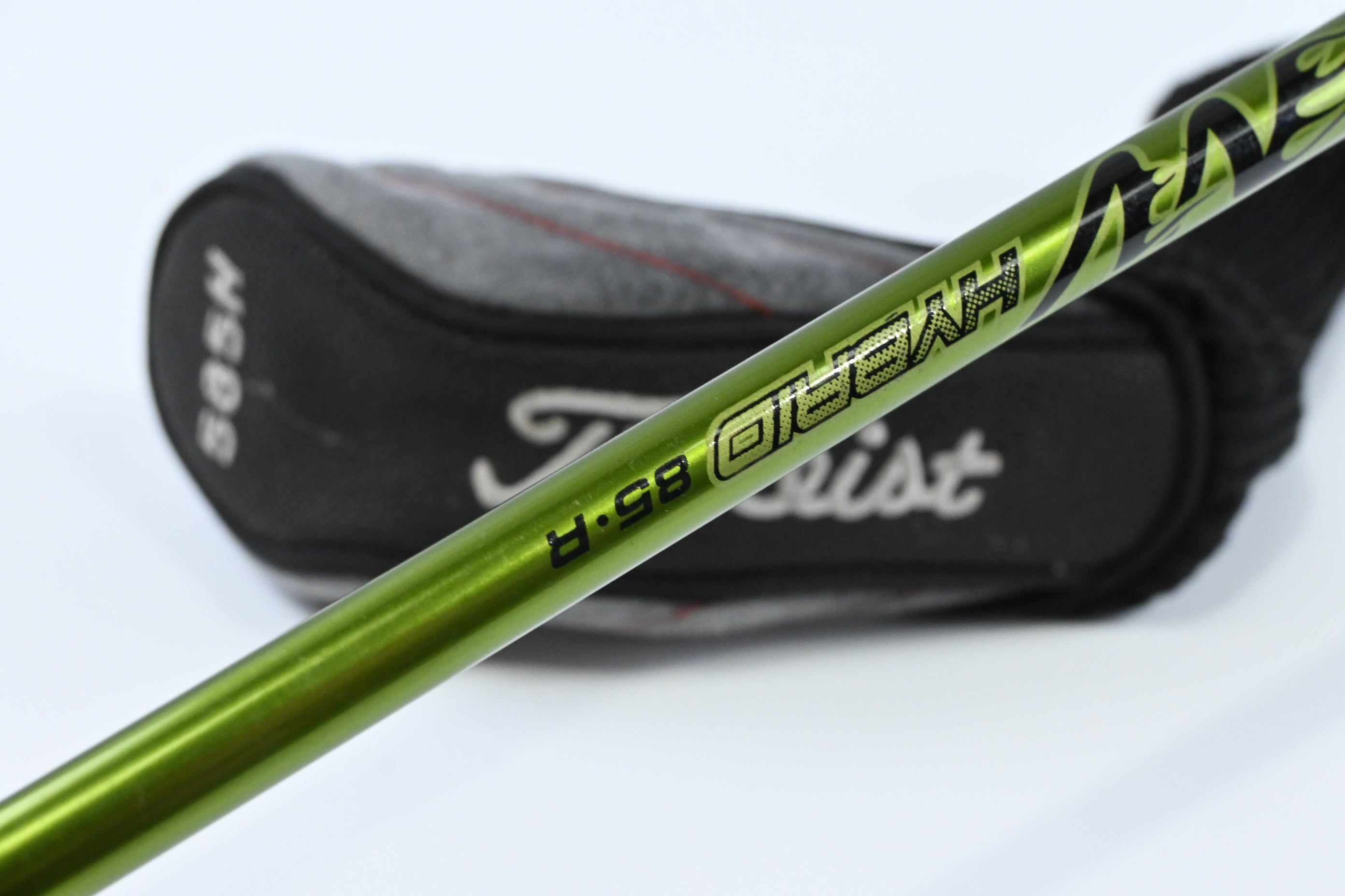 Titleist 585.H #4 Hybrid / 24 Degree / Regular Flex Aldila NV 85 Shaft