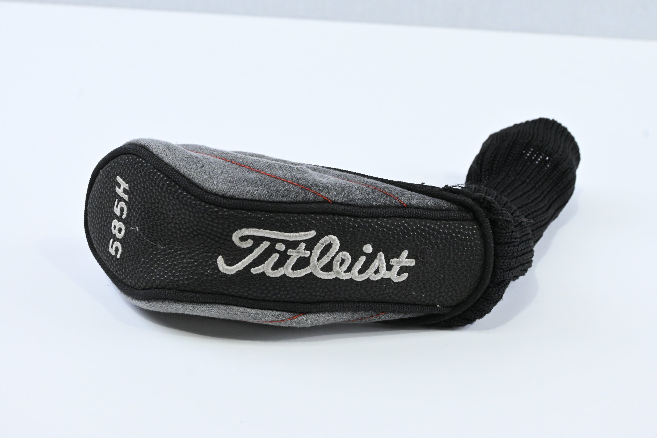 Titleist 585.H #4 Hybrid / 24 Degree / Regular Flex Aldila NV 85 Shaft