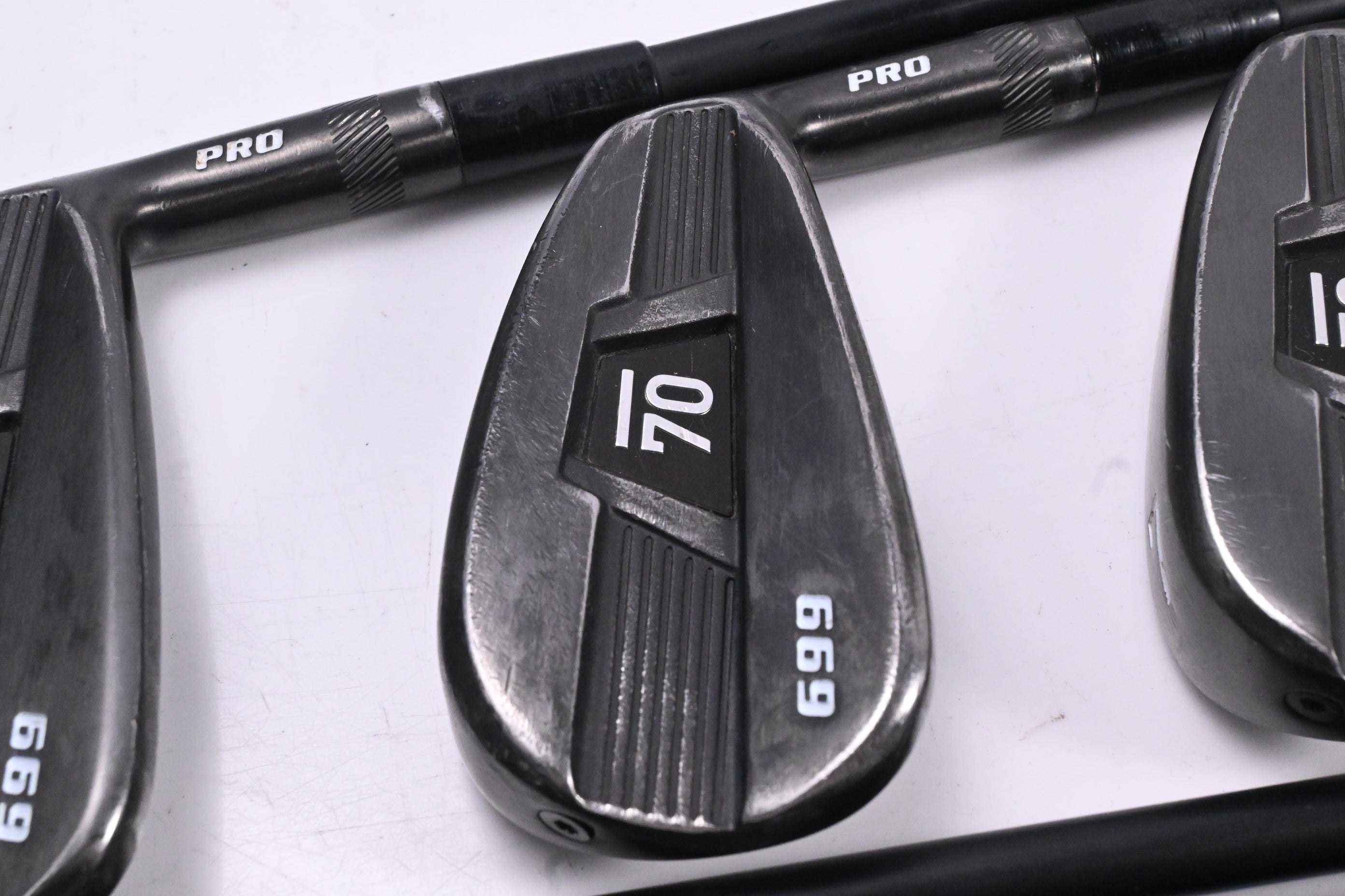 Sub 70 699 Pro V2 Irons / 5-PW+GW / Regular Flex Project X Shafts