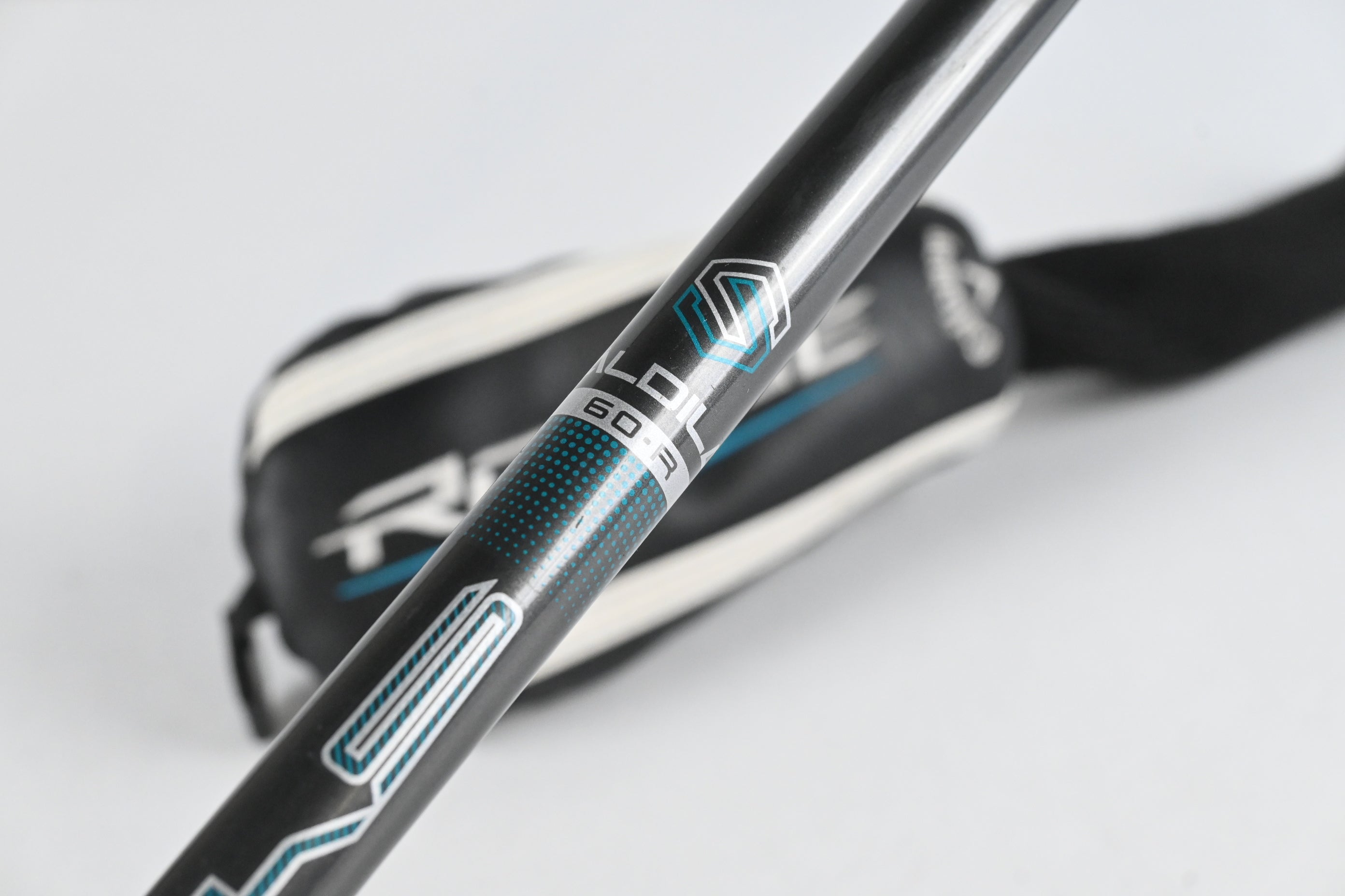 Callaway Rogue #4 Hybrid / 21 Degree / Regular Flex Aldila Synergy 60 Shaft