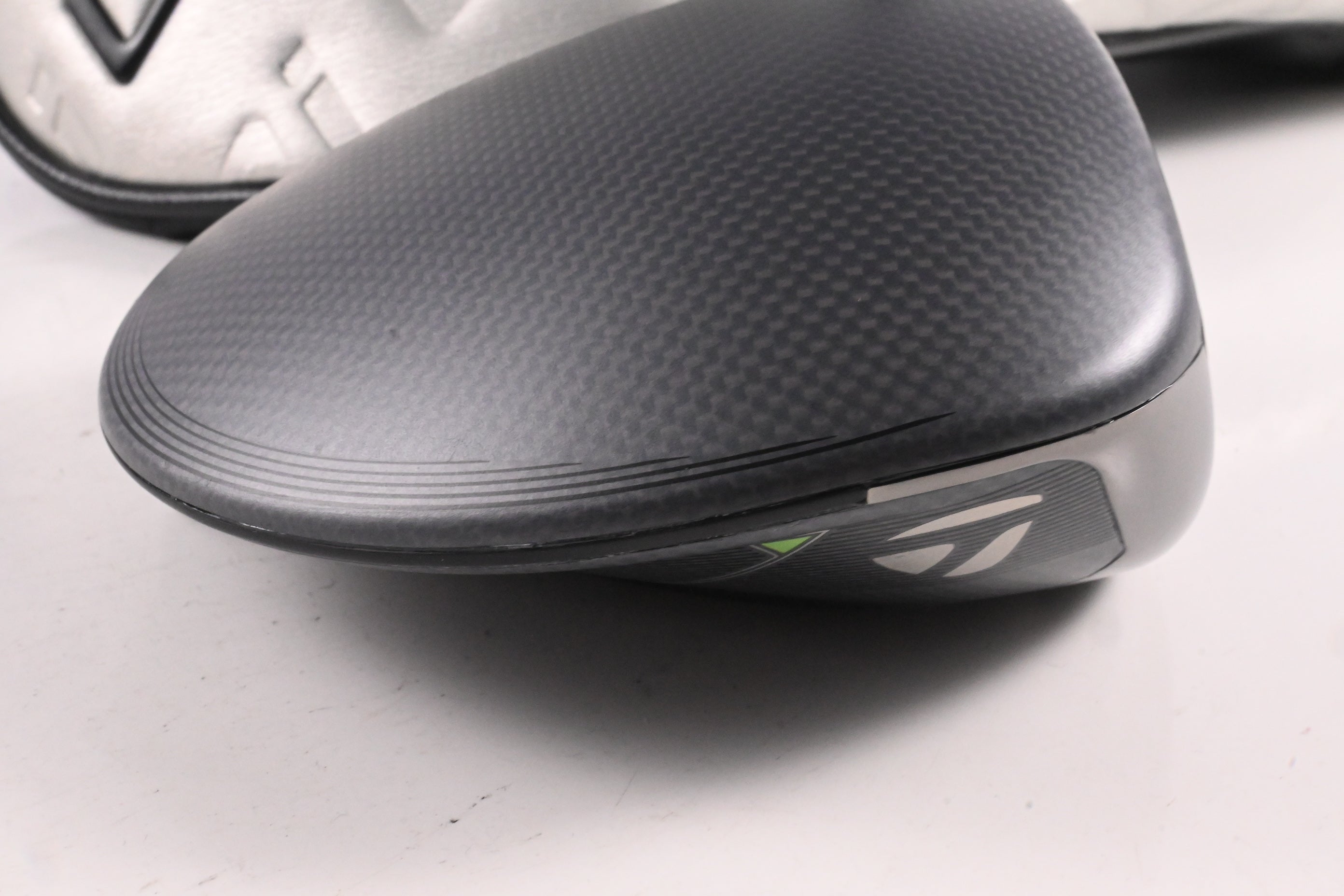 Taylormade Qi35 Driver / 10.5 Degree / Stiff Flex AirSpeeder 50 Shaft