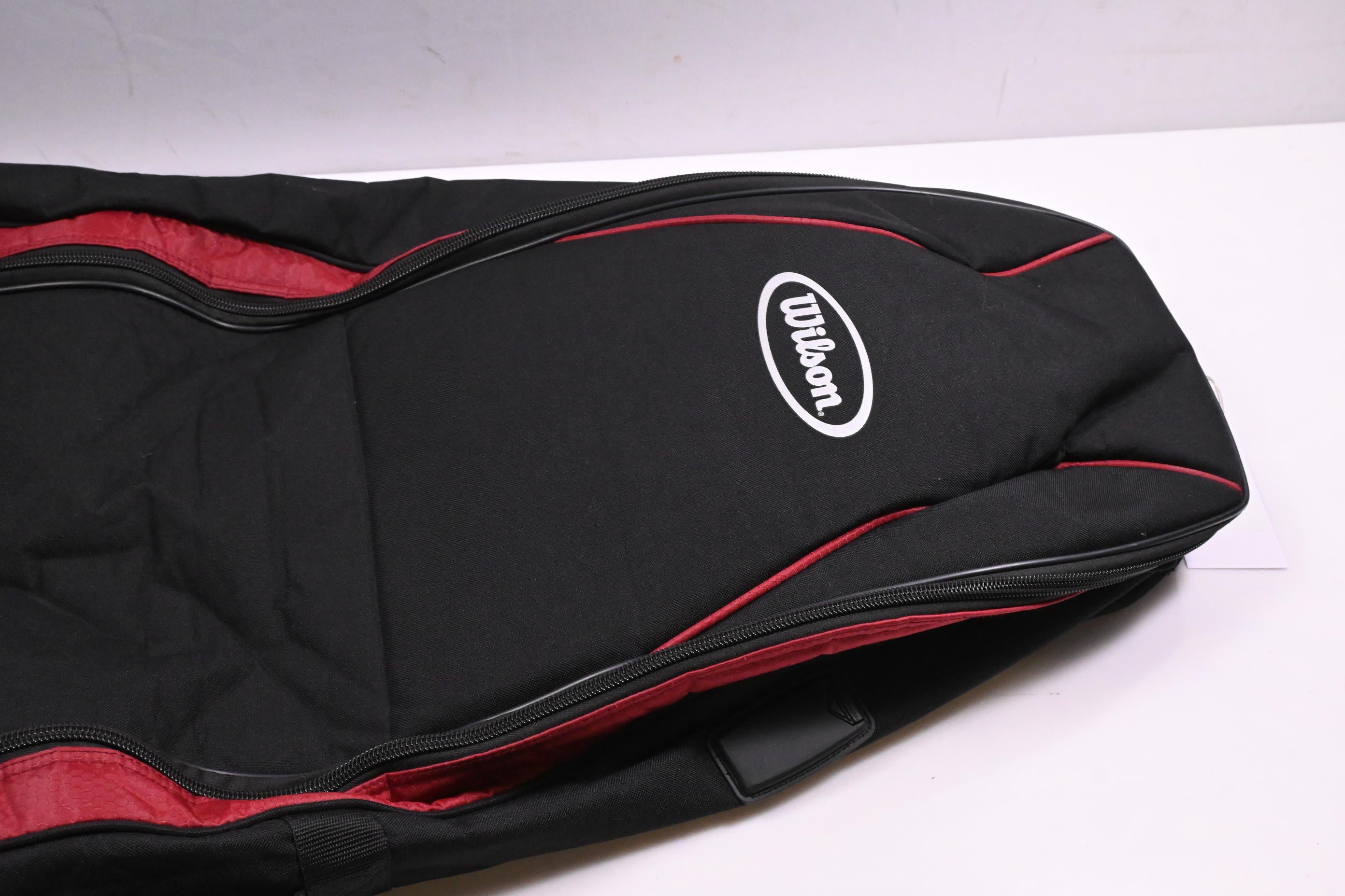Wilson Deep Red Travel Cover / Black, Maroon