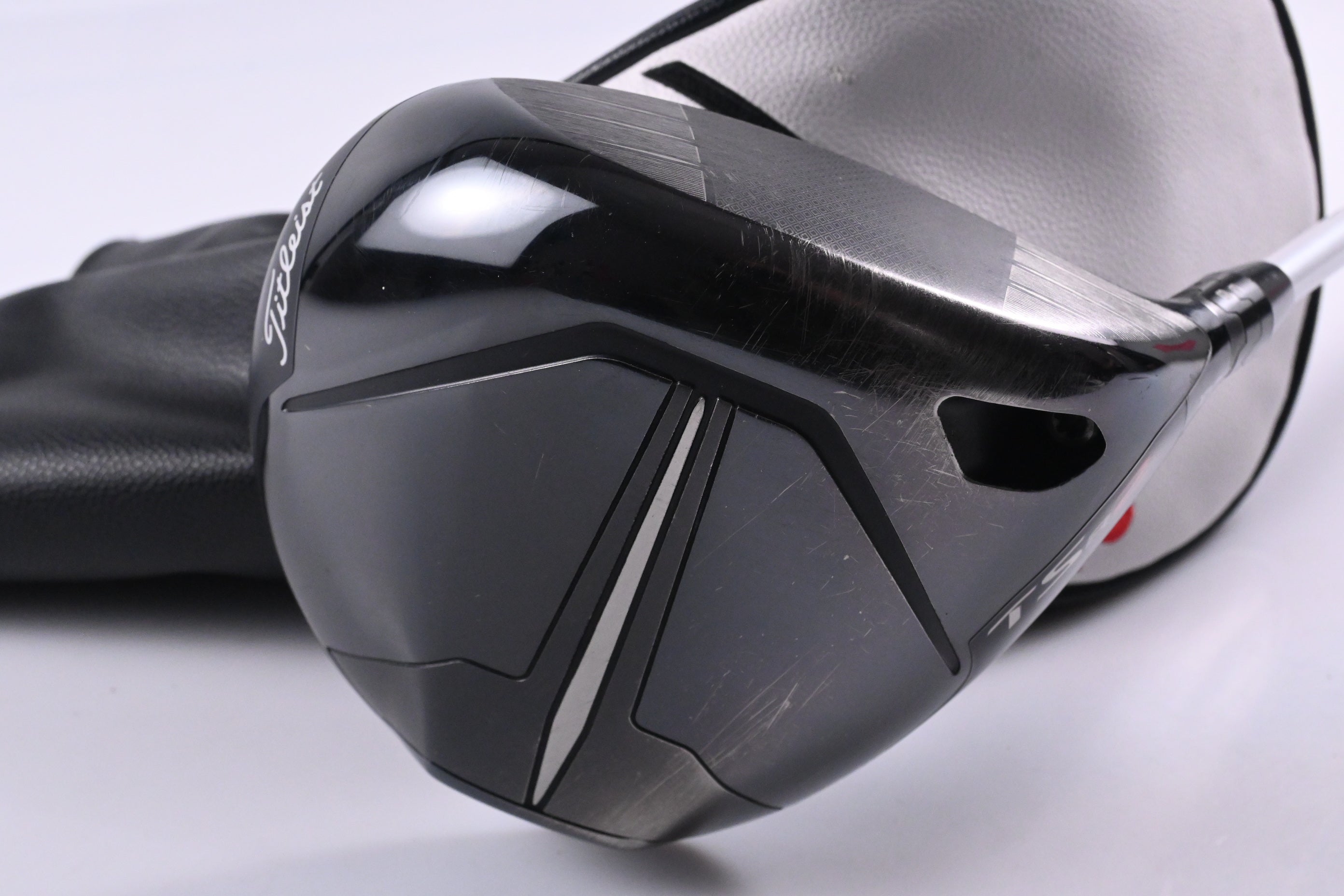 Titleist TSR2 Driver / 10 Degree / Regular Flex Aldila Ascent White 40 Shaft