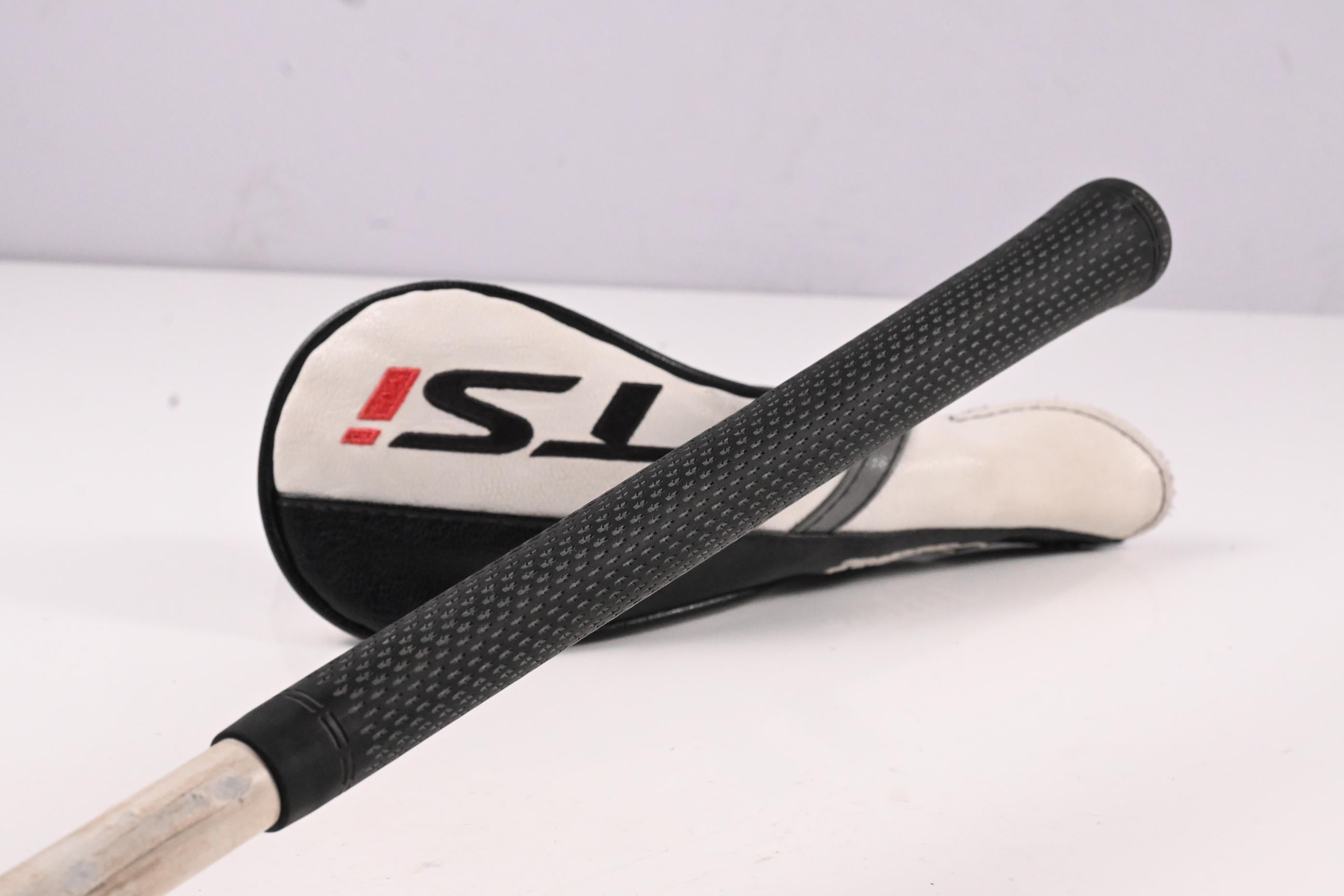Titleist TSi2 #5 Hybrid / 24 Degree / Regular Flex Kuro Kage 5th Gen Black 55